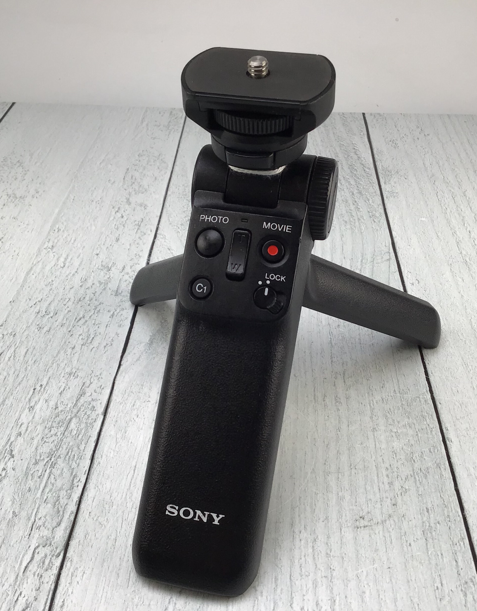SONY Sony VPT-28T Remote / Tripod Used Good