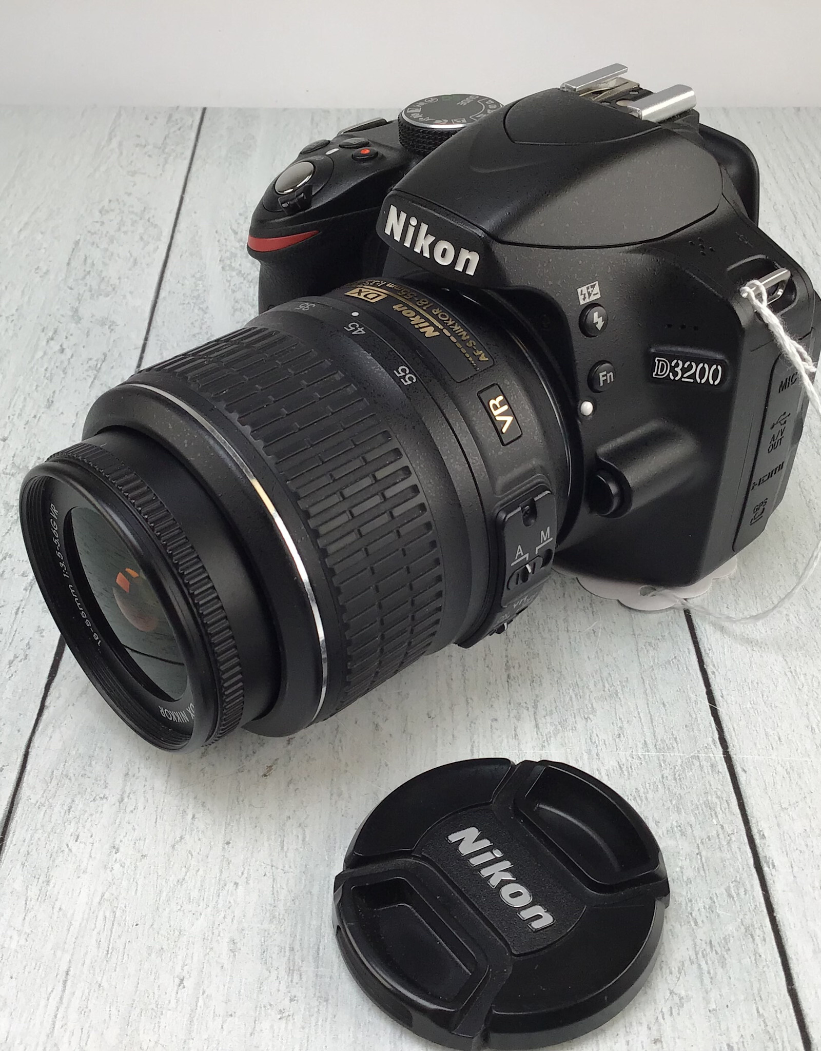 NIKON Nikon D3200 Camera w/ 18-55mm Used Good
