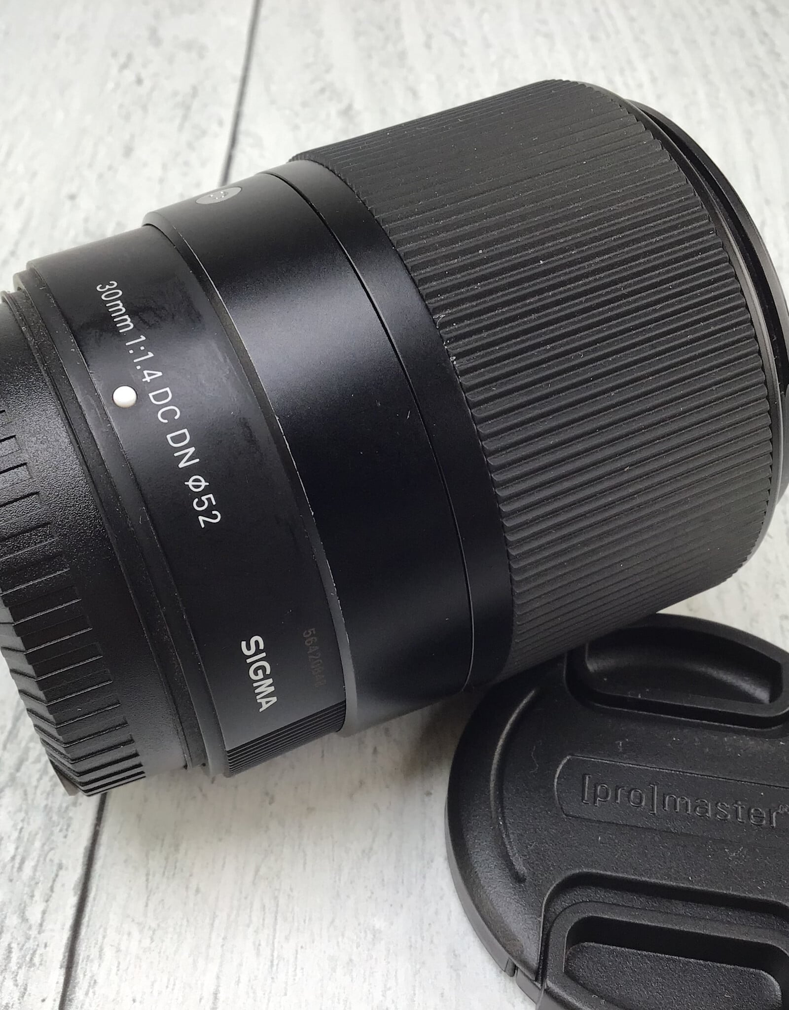 SIGMA Sigma 30mm f1.4 DC DN Lens for Fuji Used Good