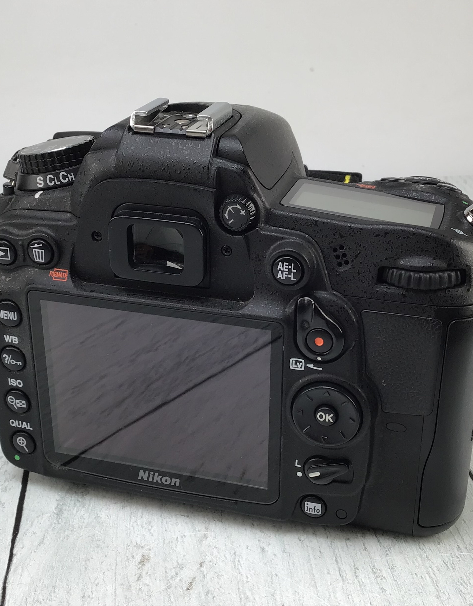 NIKON Nikon D7000 Camera Body No Charger Used Good