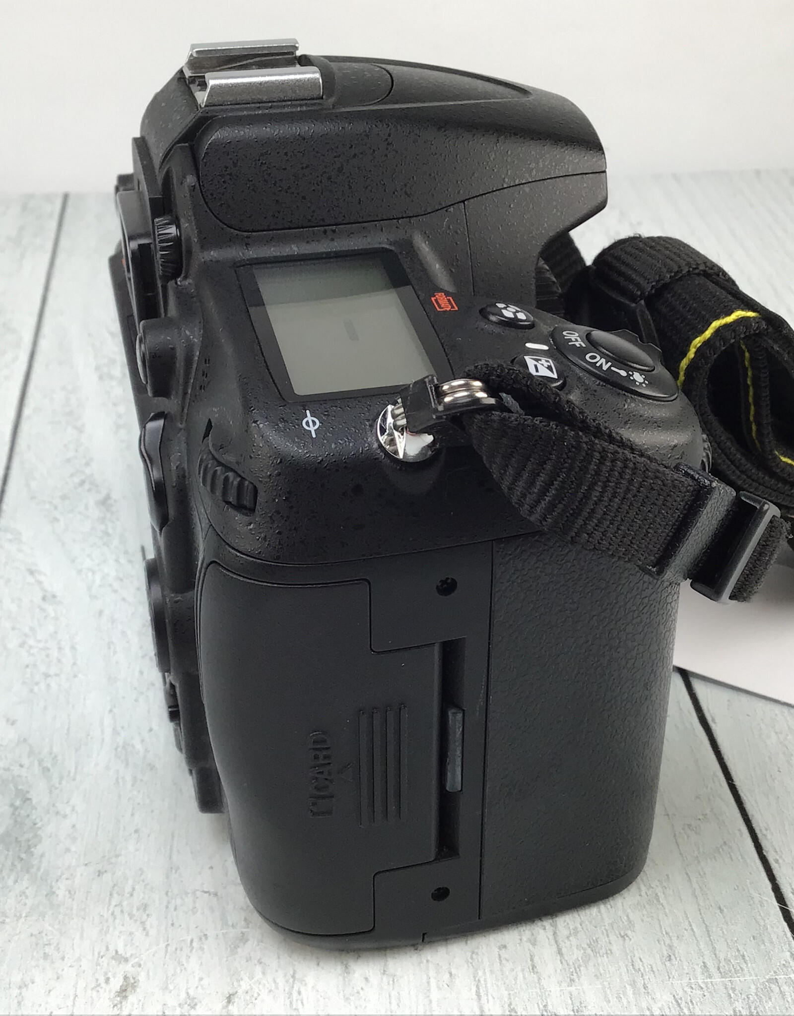 NIKON Nikon D7000 Camera Body No Charger Used Good