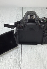 NIKON Nikon D5200 Camera Body No Charger Used Good