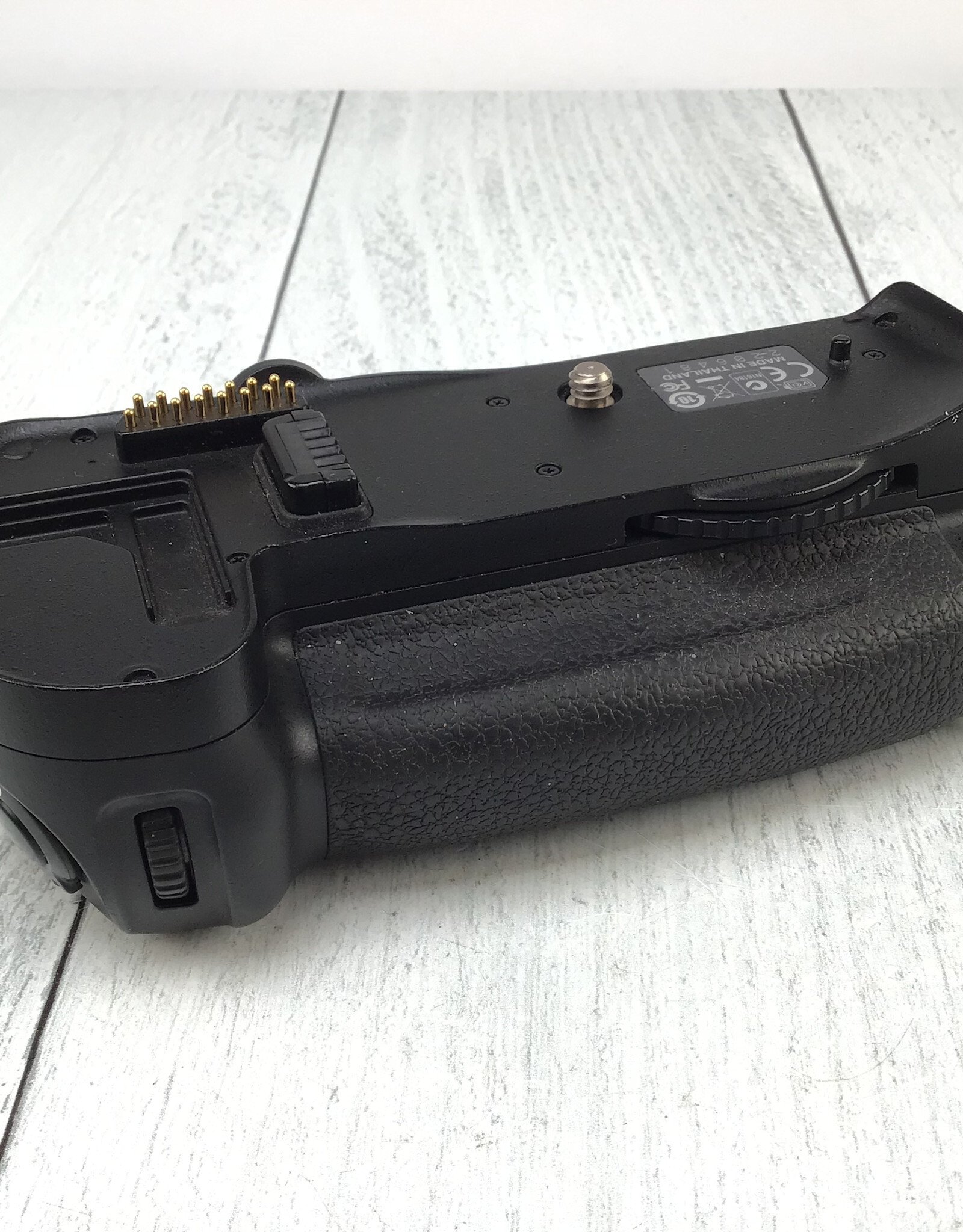 NIKON Nikon MB-D10 Battery Grip for D300, D700 Used Fair