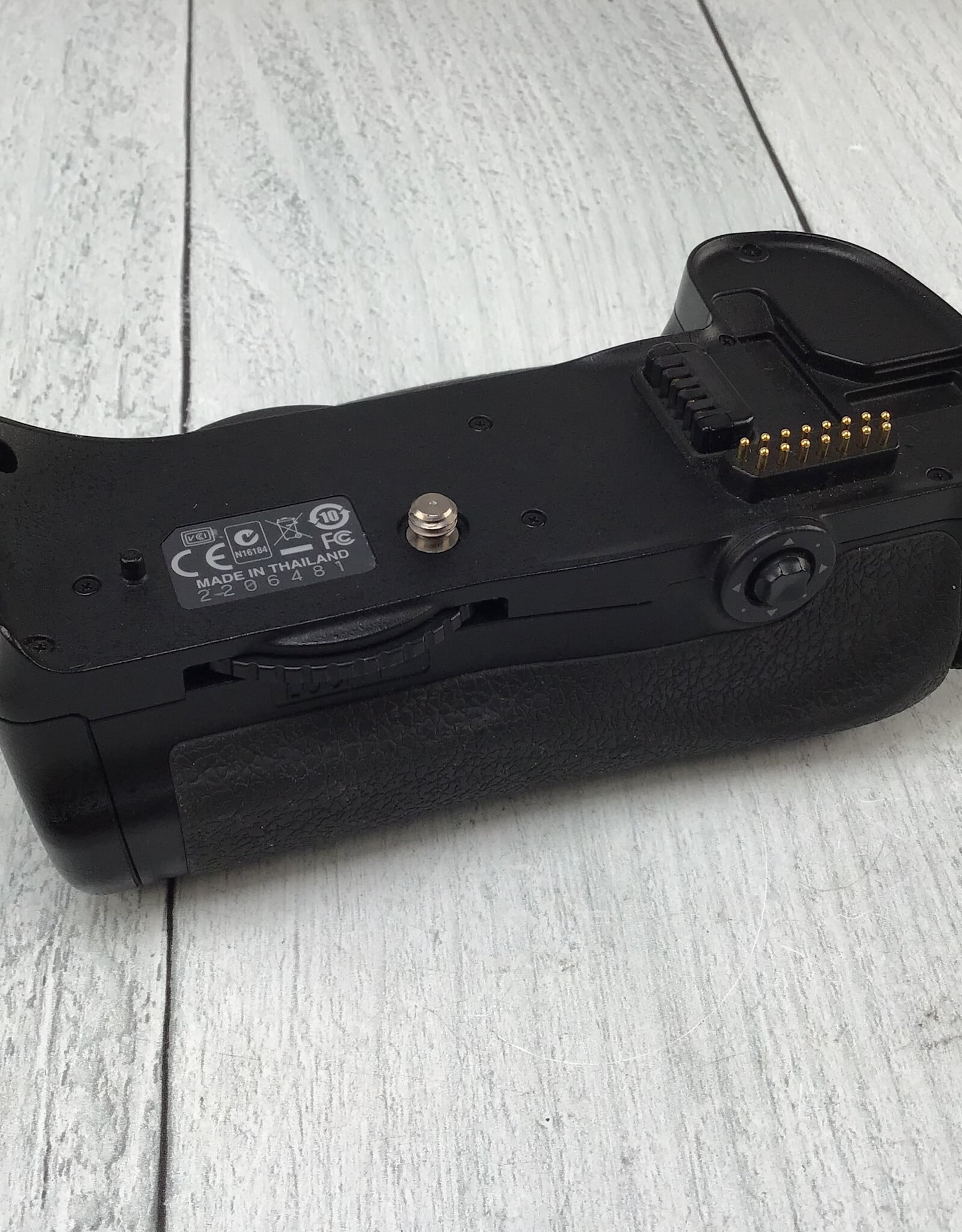NIKON Nikon MB-D10 Battery Grip for D300, D700 Used Fair