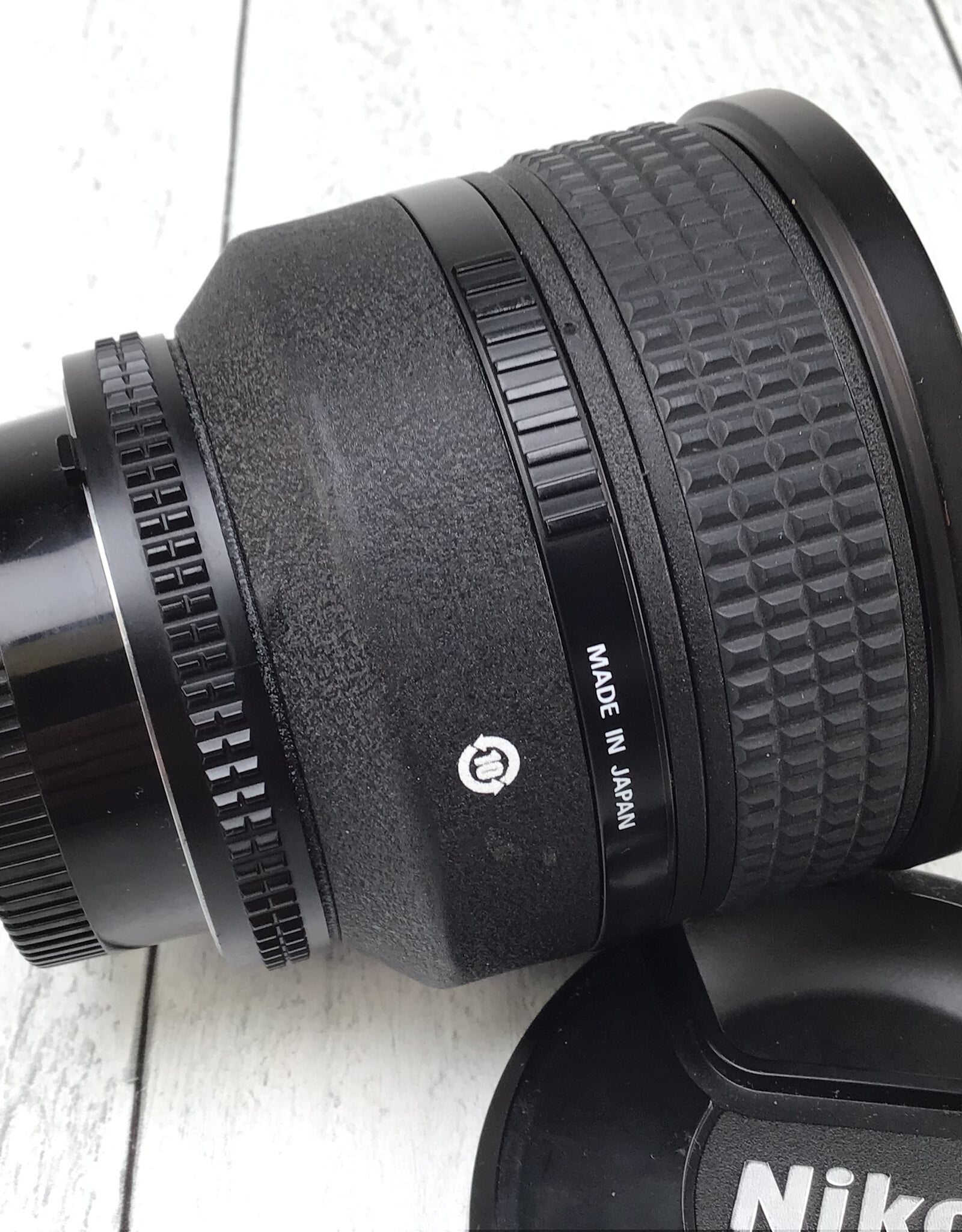 NIKON Nikon AF Nikkor 85mm f1.4 D Lens AF Motor Squeaks Used BGN