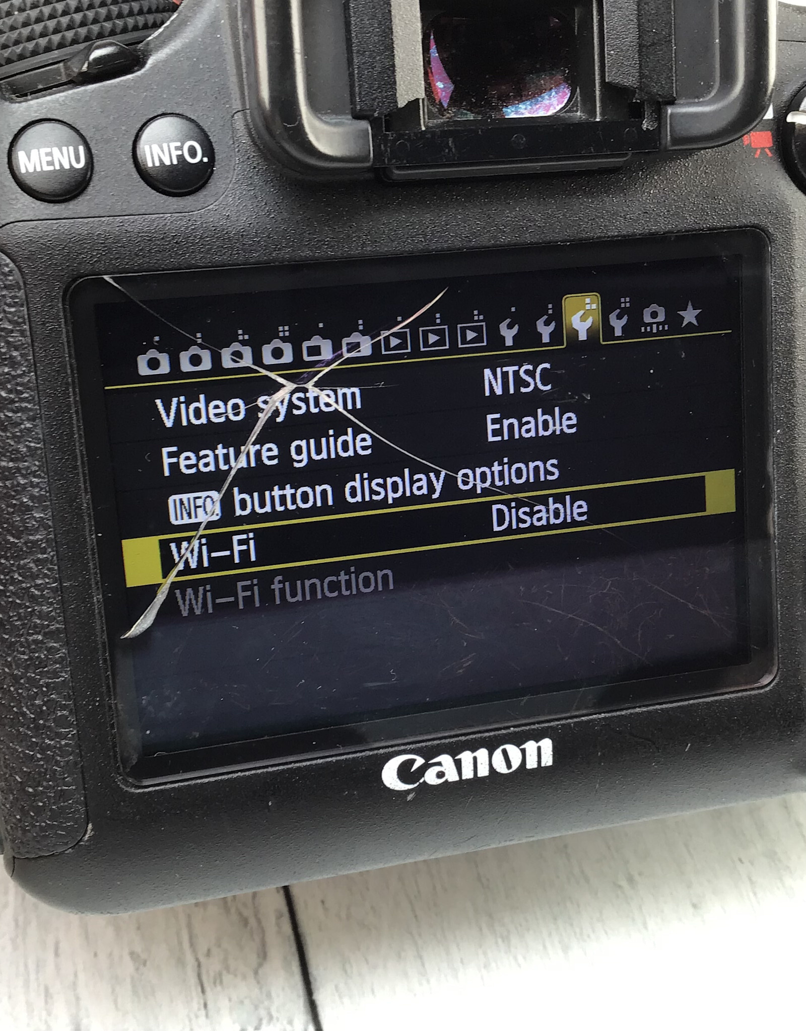 CANON Canon EOS 6D Camera Body Screen Cracked Used BGN