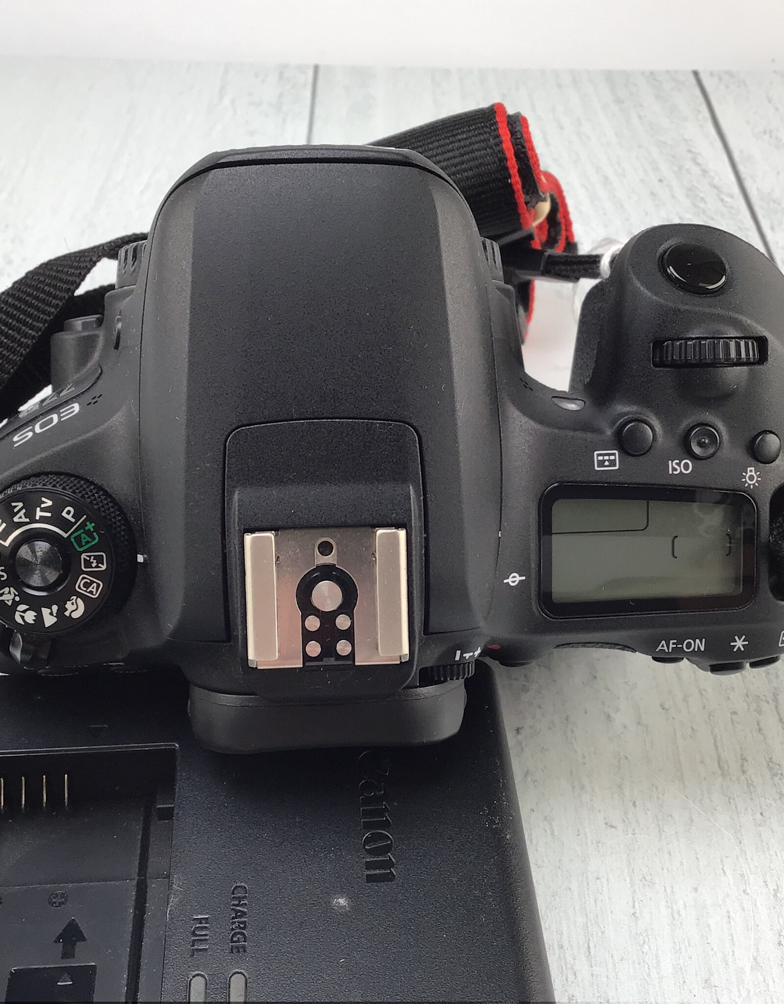CANON Canon EOS 77D Camera Body Used Good