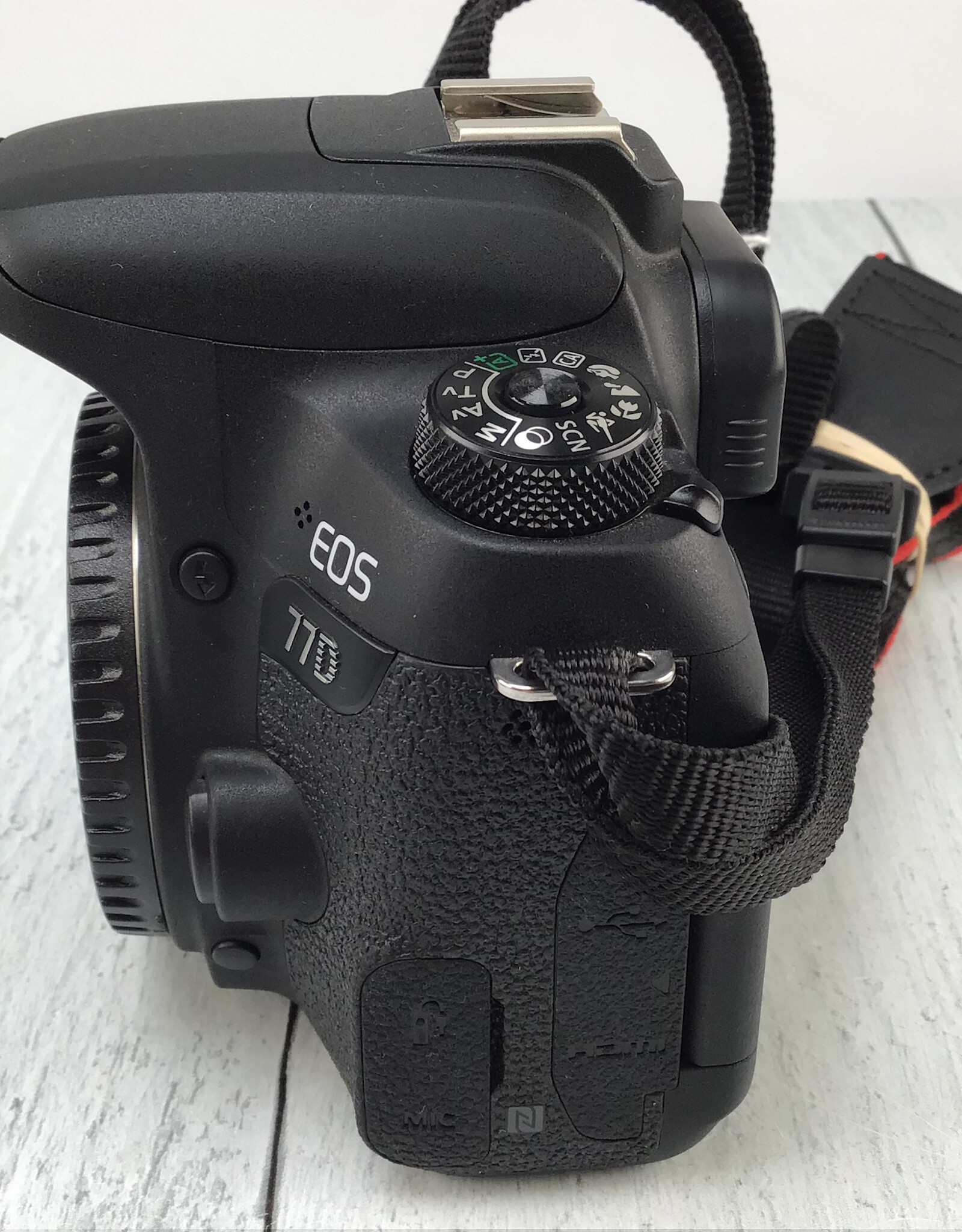 CANON Canon EOS 77D Camera Body Used Good