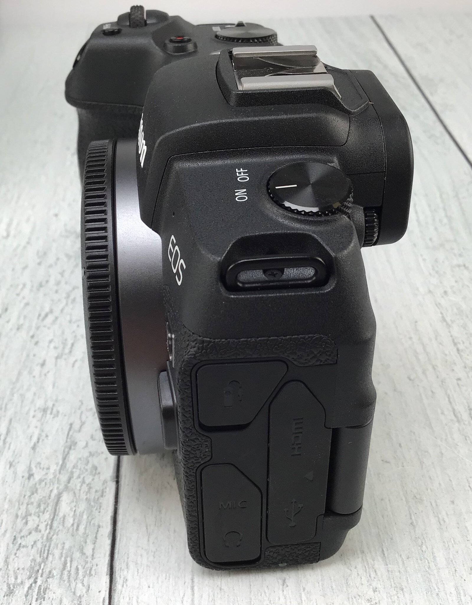 CANON Canon EOS RP Camera w/ 24-105mm f4-7.1 IS STM in Box Used EX