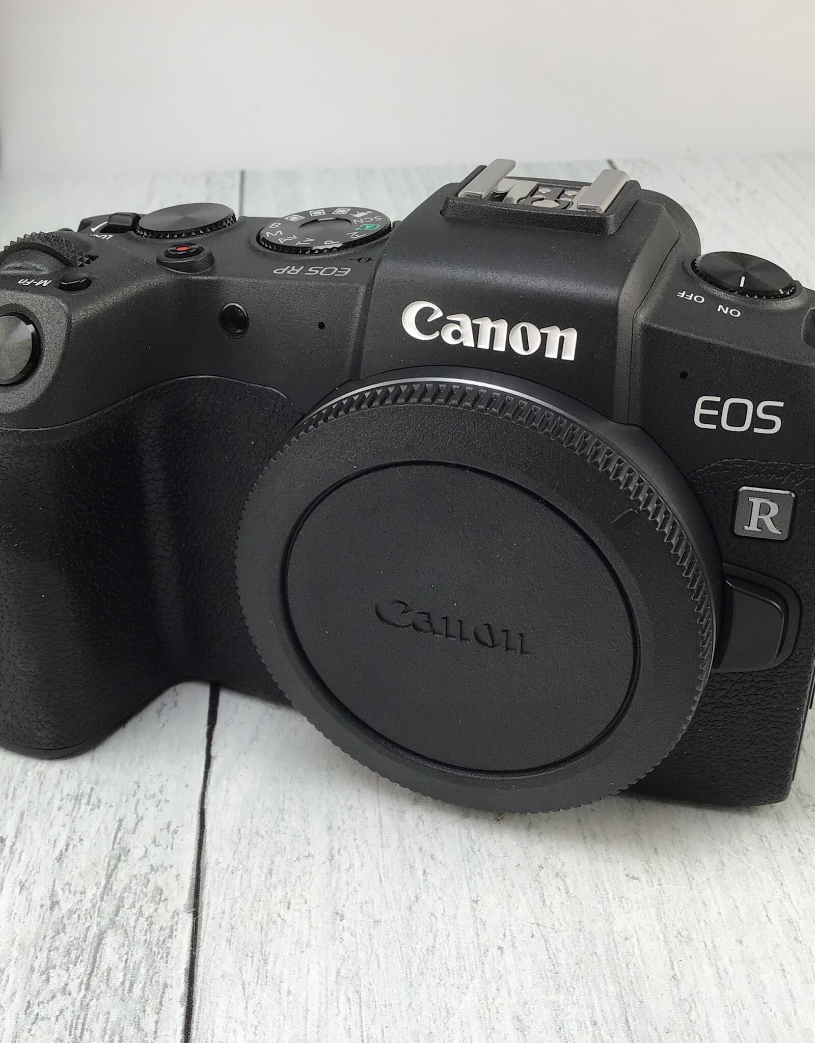 CANON Canon EOS RP Camera w/ 24-105mm f4-7.1 IS STM in Box Used EX