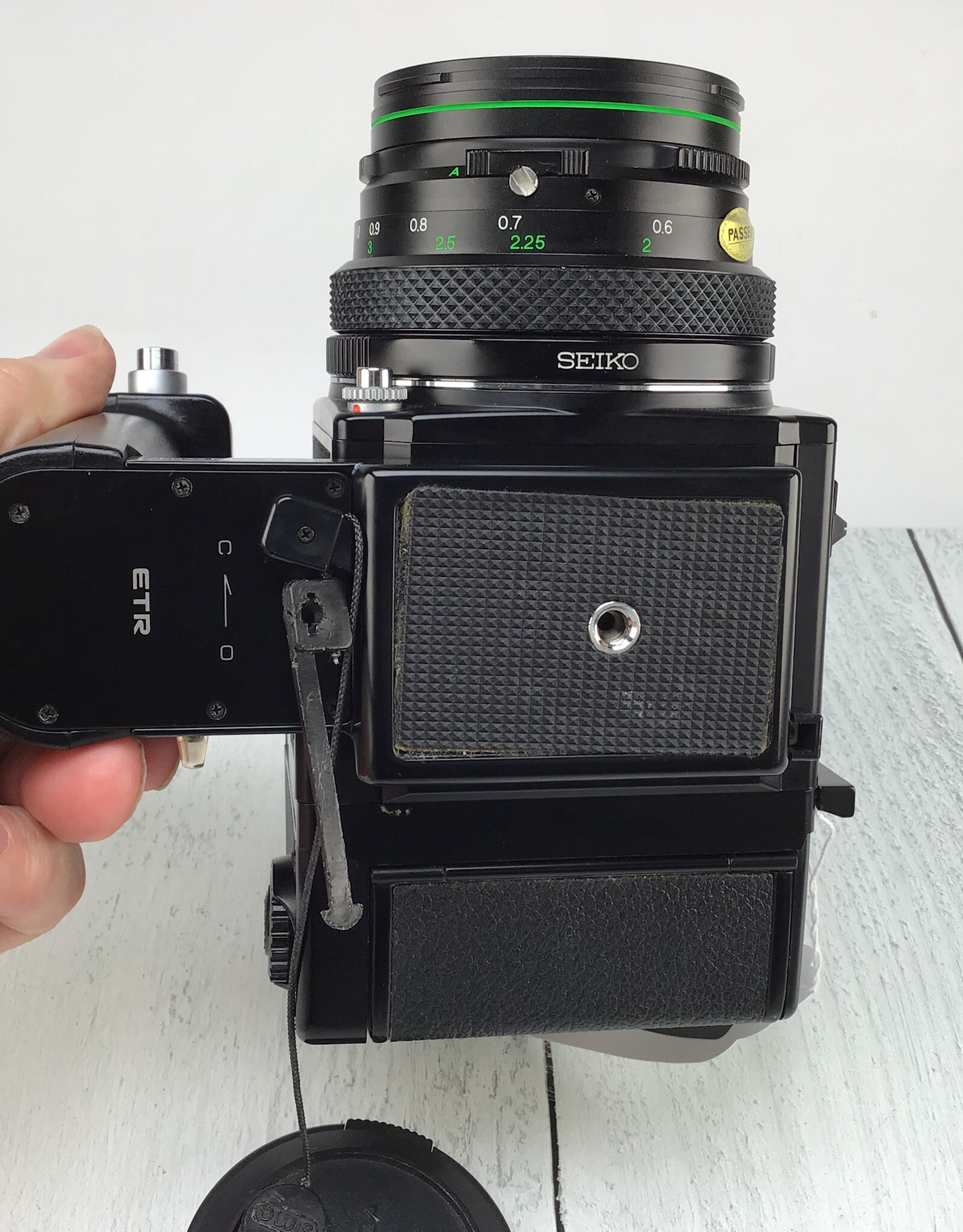 Bronica Bronica ETRS Camera w/ 75mm, Prism, 120 Back Used Good