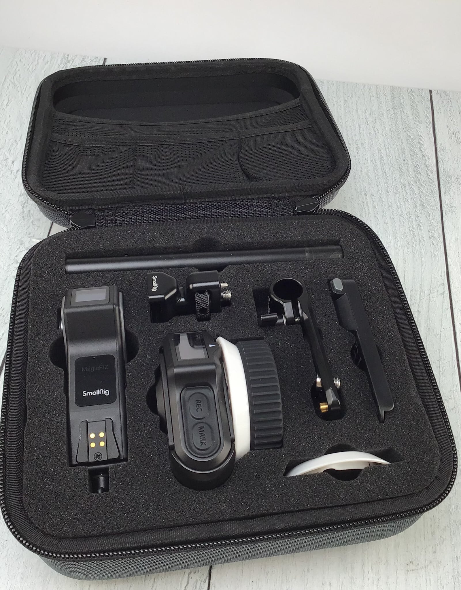 SmallRig SmallRig Wireless Handwheel Controller  Kit in Case Used Good