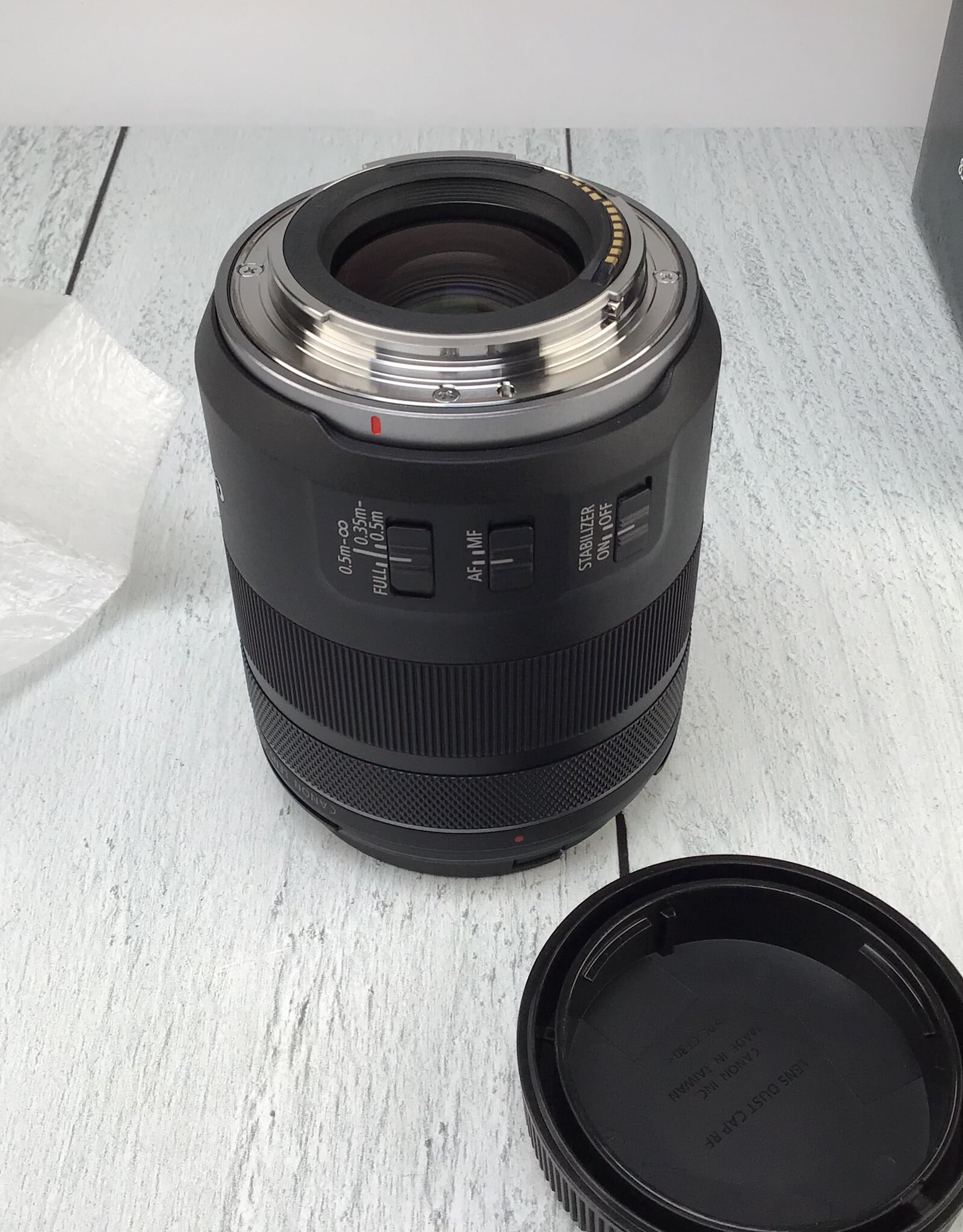 CANON Canon RF 85mm f2 Macro IS STM Lens Used EX