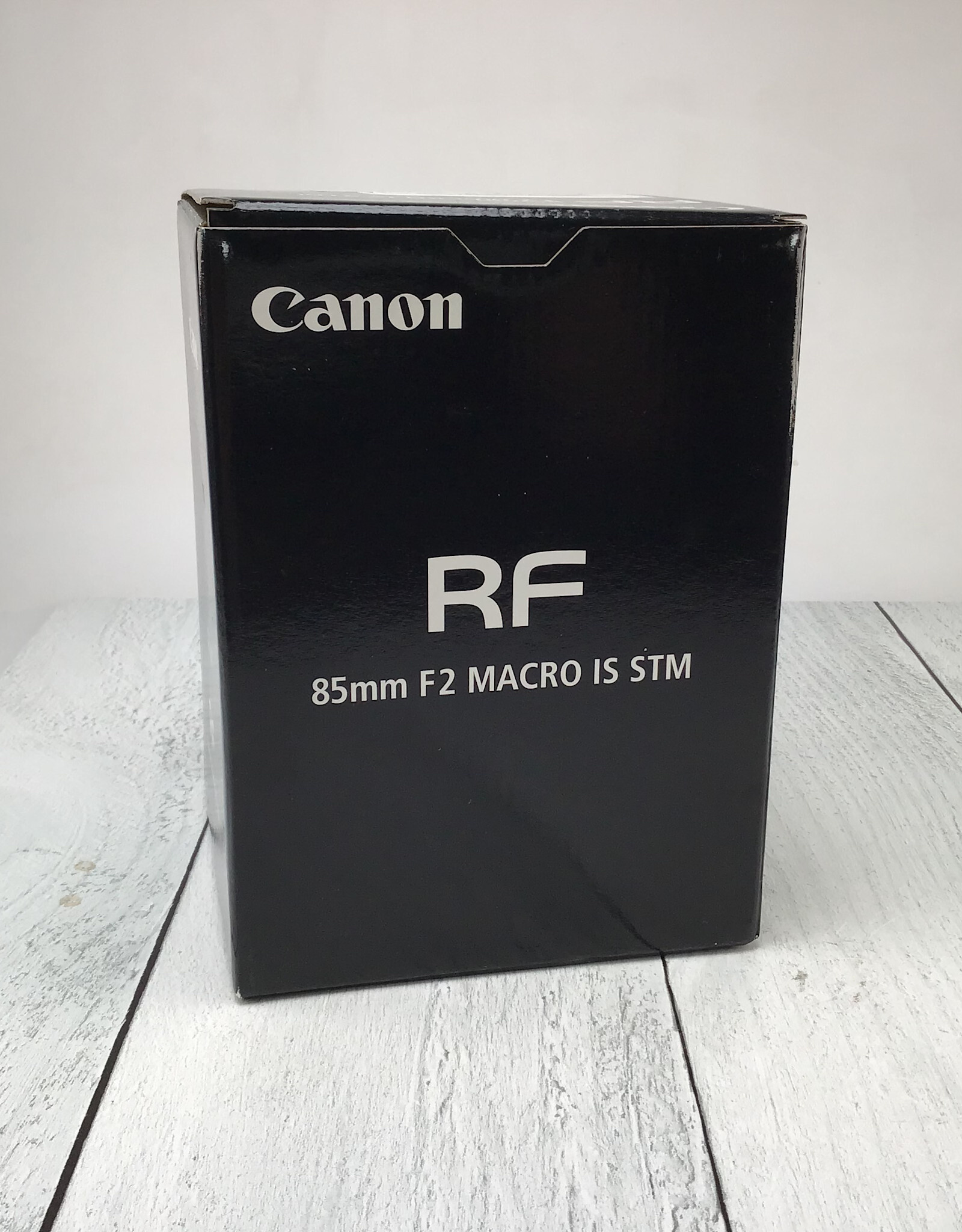 CANON Canon RF 85mm f2 Macro IS STM Lens Used EX