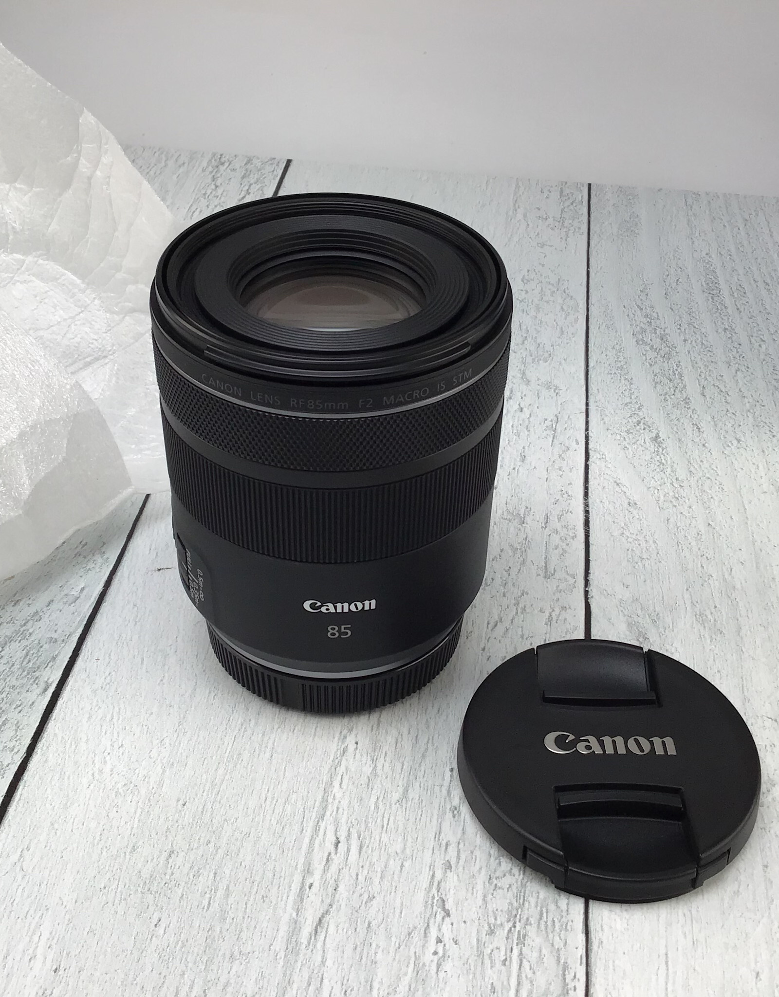 CANON Canon RF 85mm f2 Macro IS STM Lens Used EX