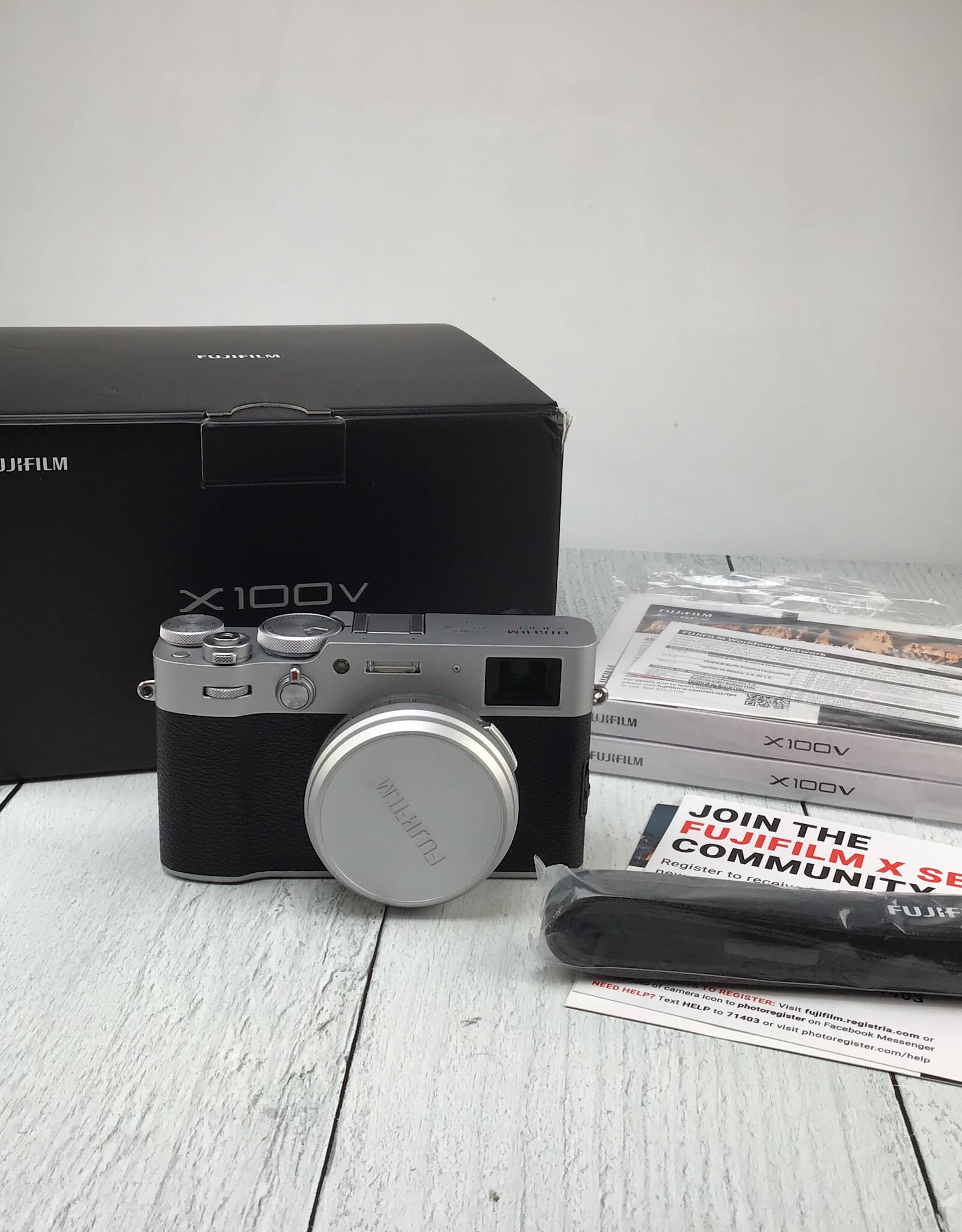 FUJI Fuji X100V Camera Silver in Box Used Good