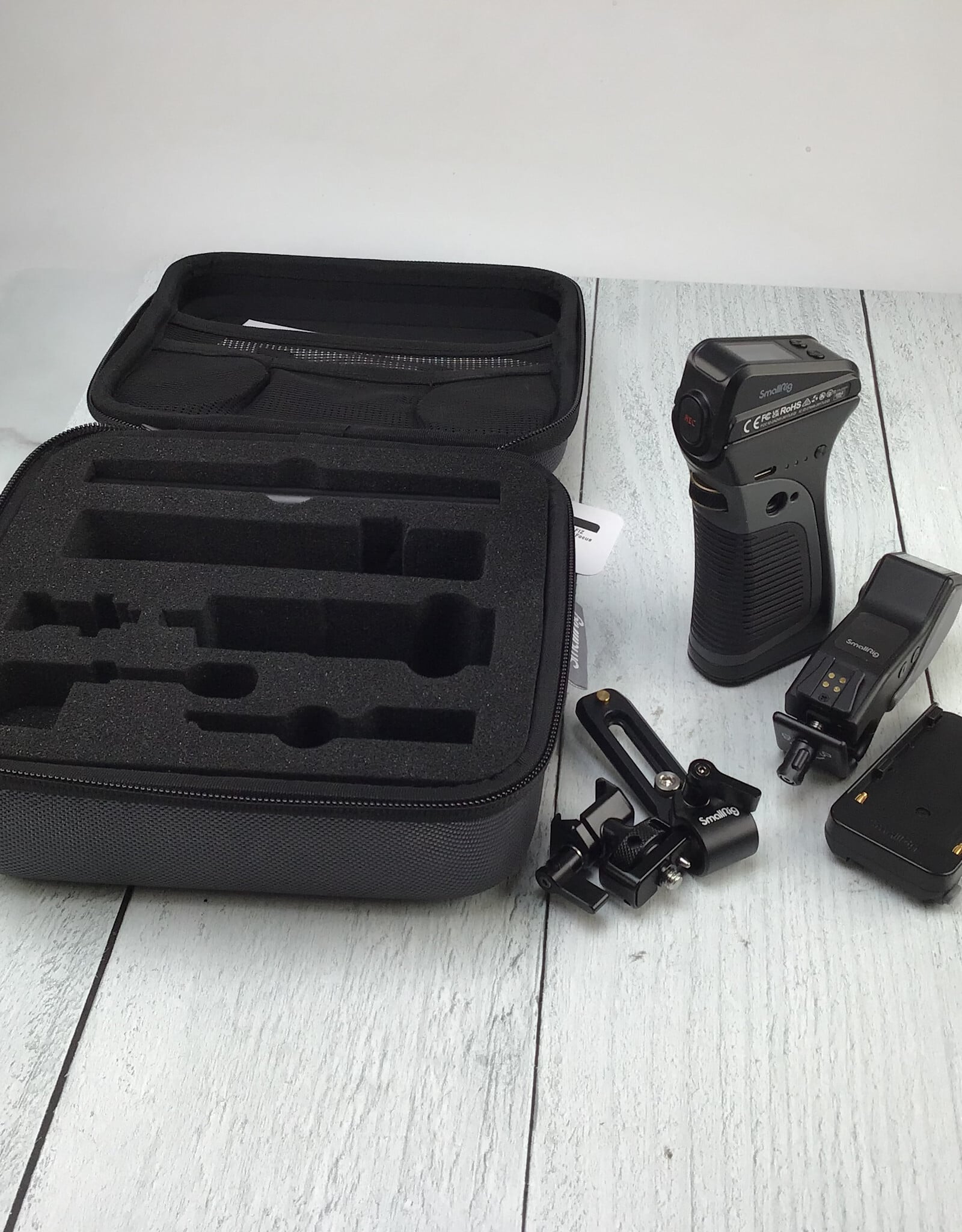 SmallRig SmallRig MagicFIZ Wireless Follow Focus System 3782  in Case Used Good