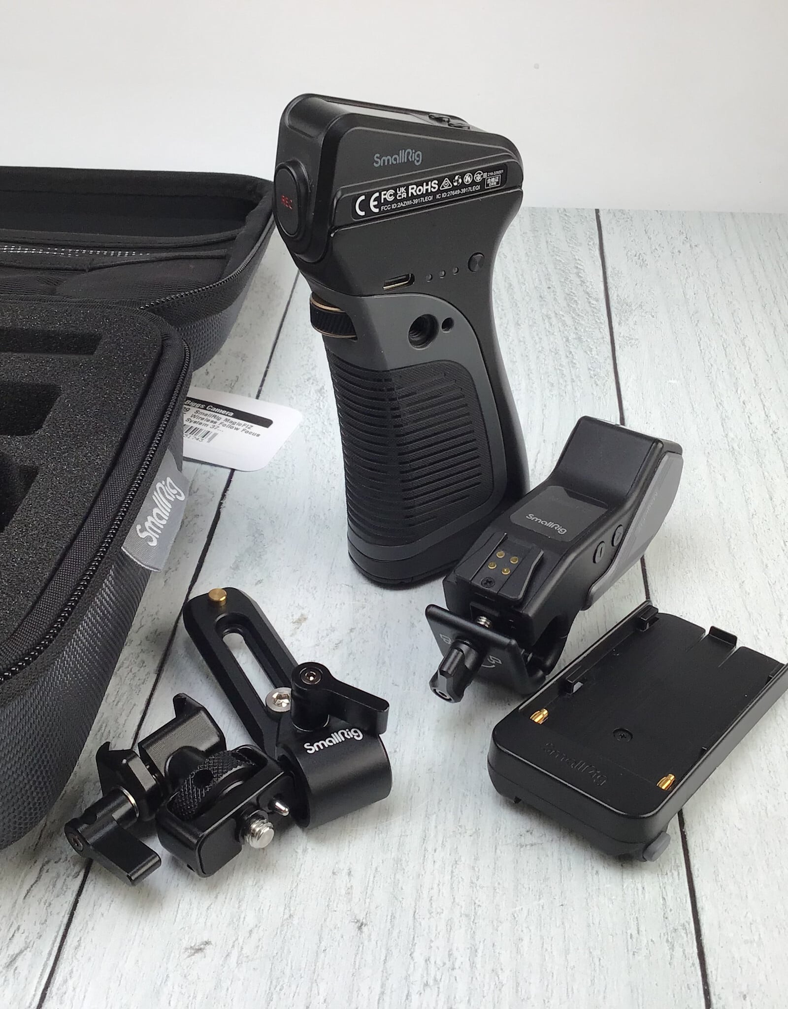 SmallRig SmallRig MagicFIZ Wireless Follow Focus System 3782  in Case Used Good