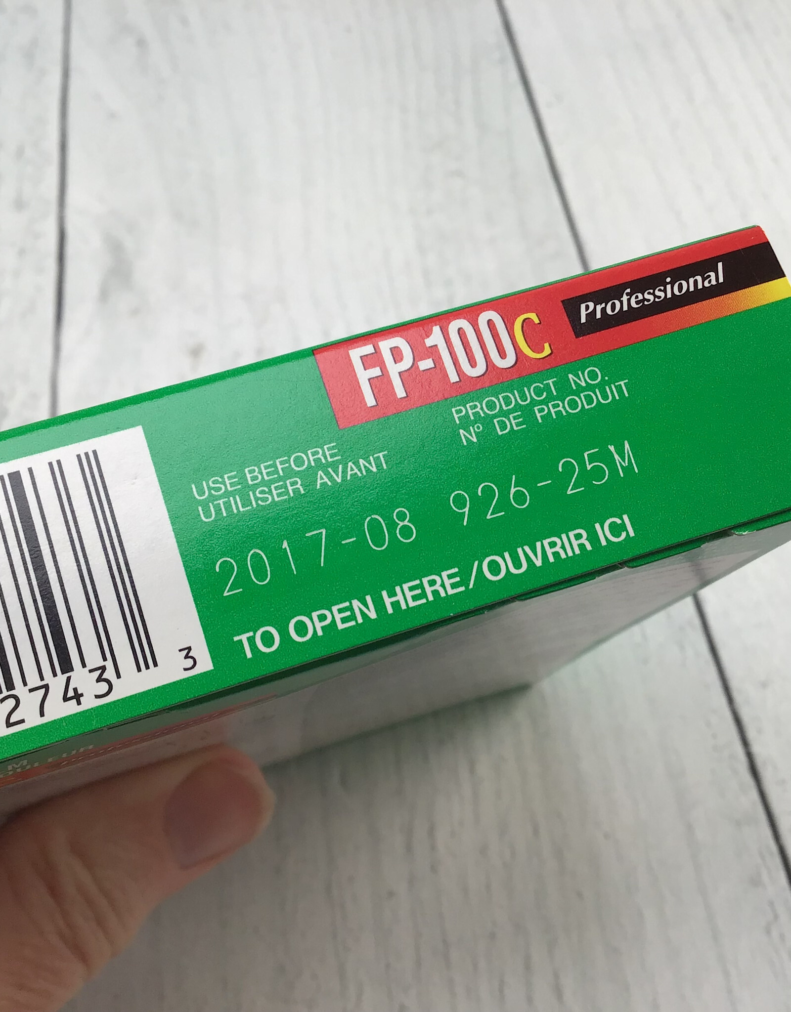 FUJI Fuji FP-100C Instant Film Expiration 08/2017 No Guarantee CLOSEOUT