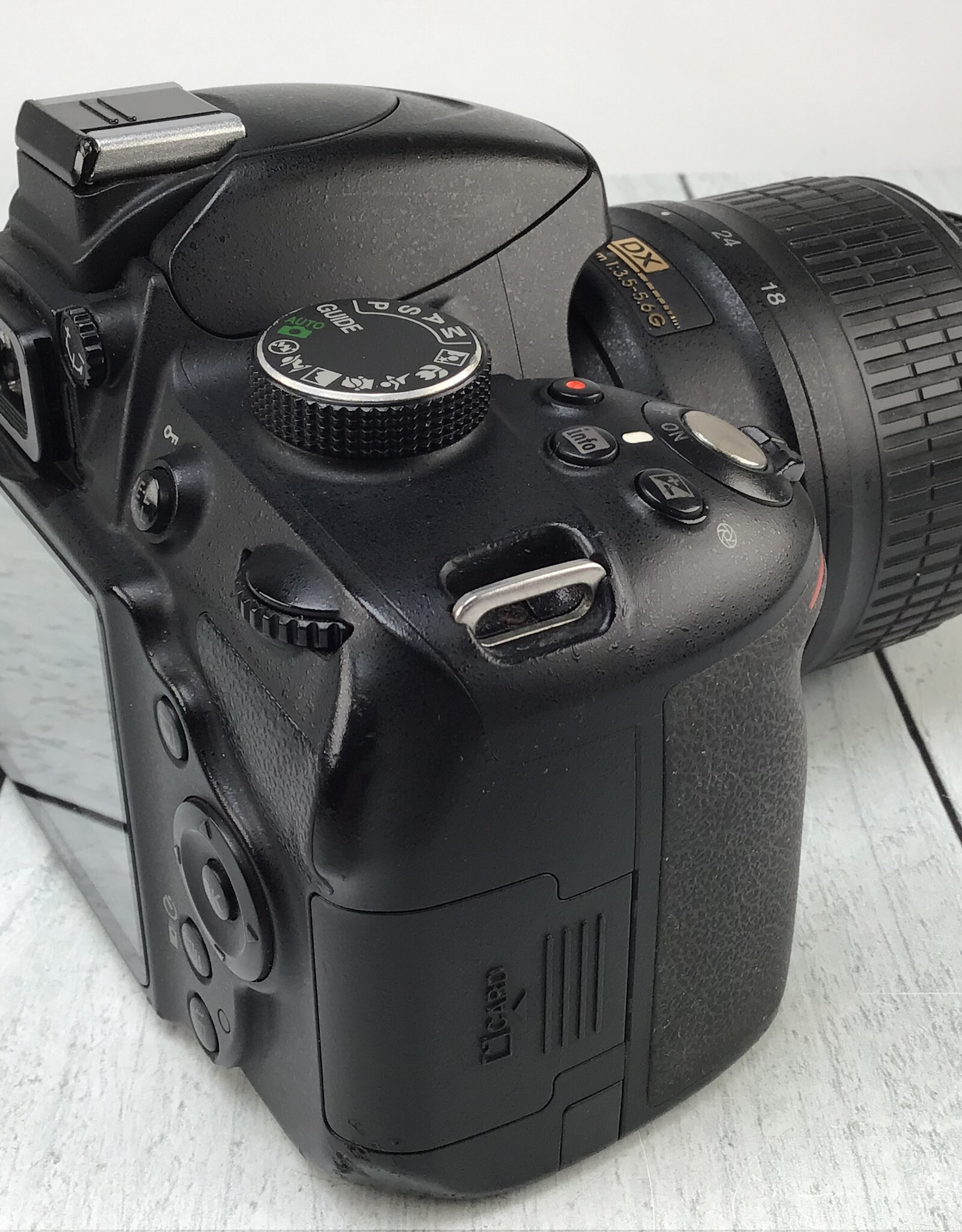 NIKON Nikon D3200 Camera w/ 18-55mm VR Used Fair
