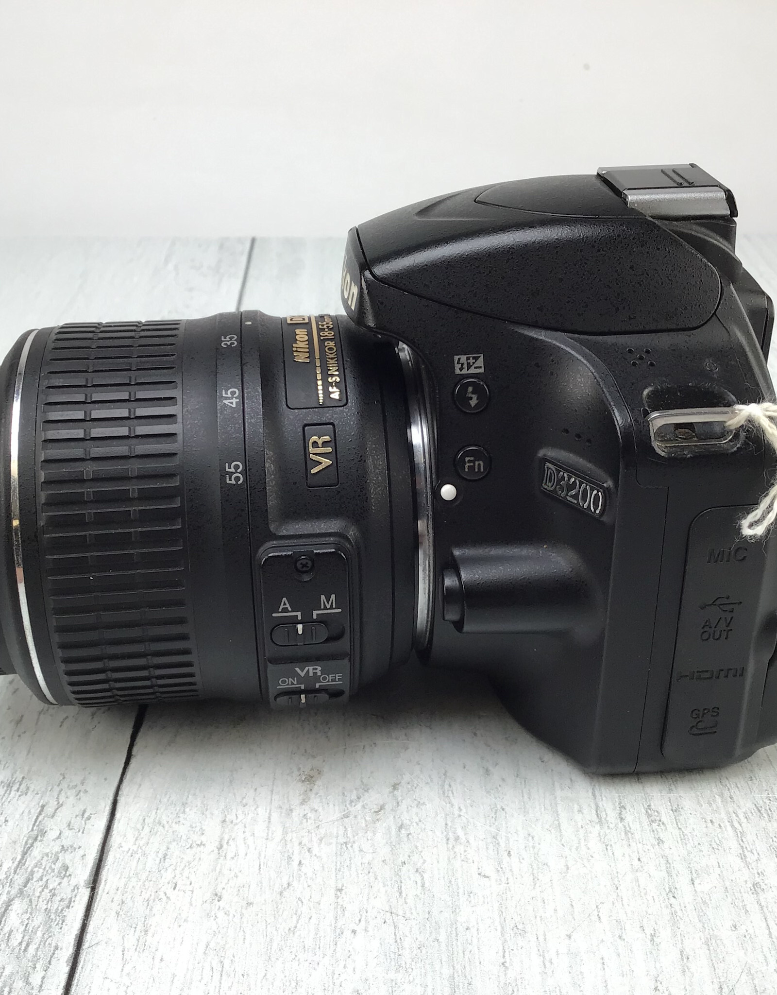 NIKON Nikon D3200 Camera w/ 18-55mm VR Used Fair