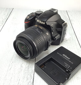 NIKON Nikon D3200 Camera w/ 18-55mm VR Used Fair