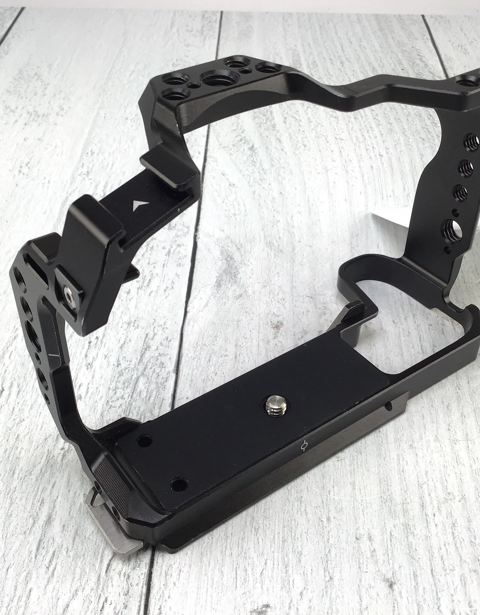 SmallRig SmallRig Camera Cage for Canon R8 Used Good
