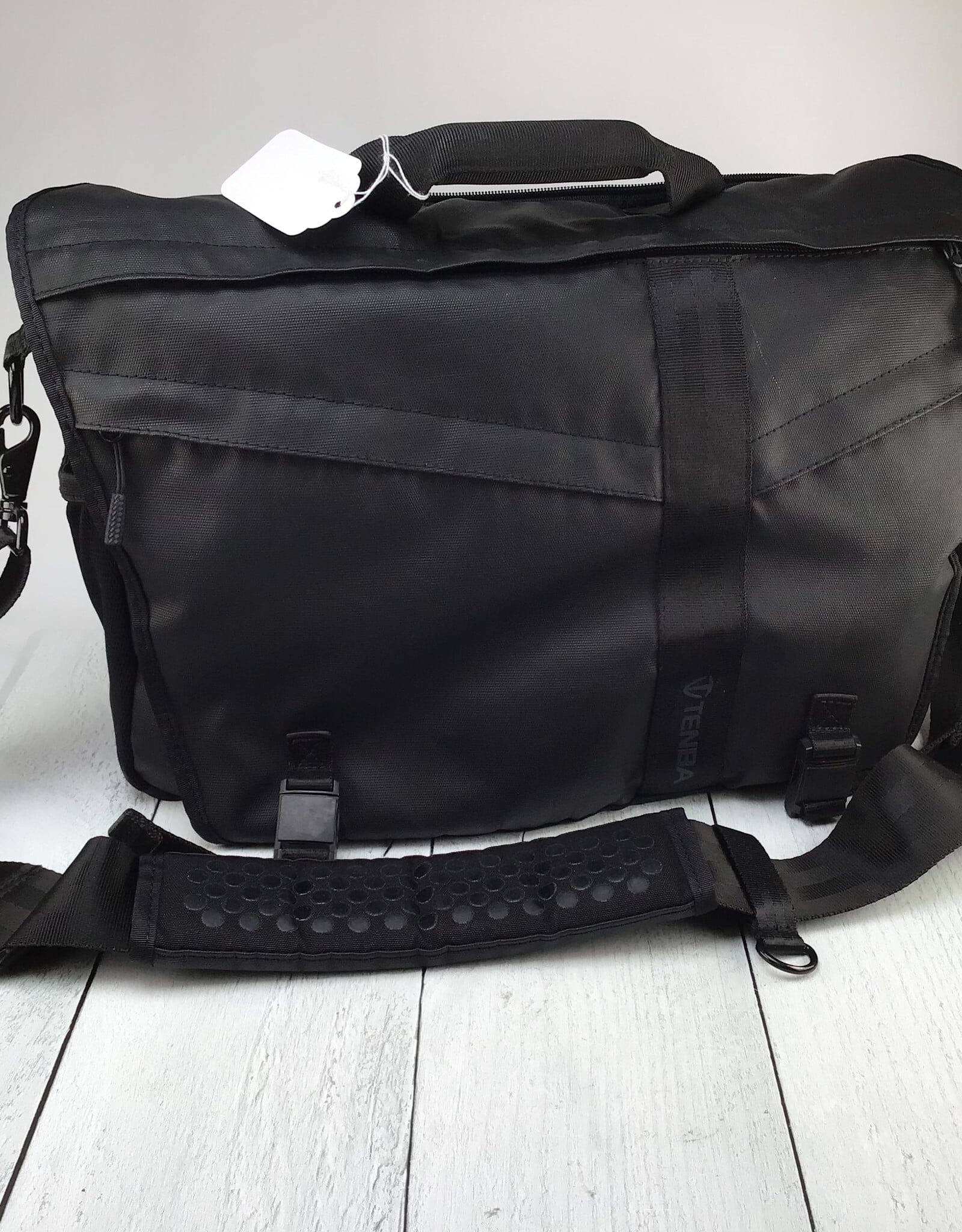 Tenba messenger DNA 15 Slim Camera Bag Used Good