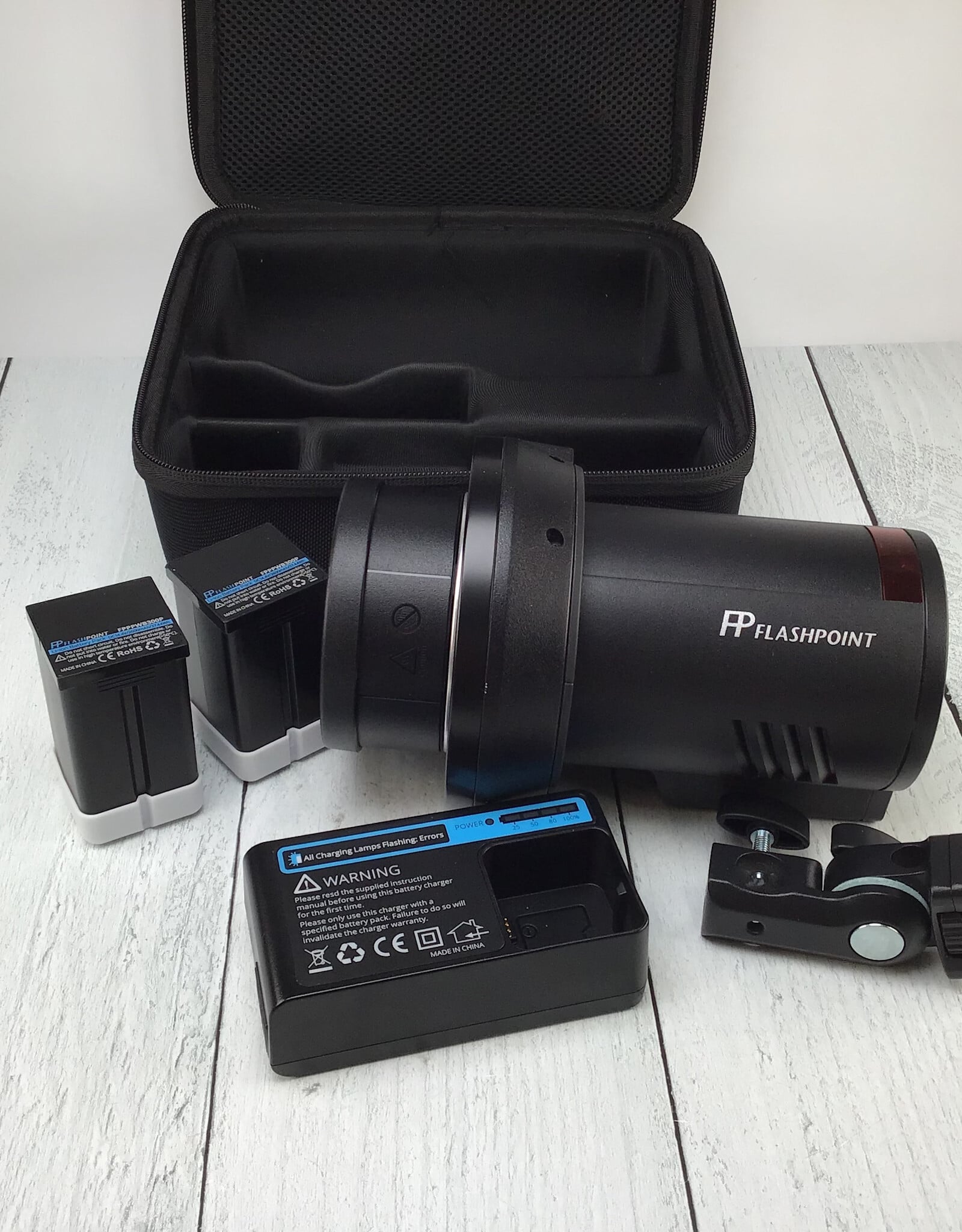 Flashpoint Flashpoint XPLOR 300 Pro TTL R2 Used Good