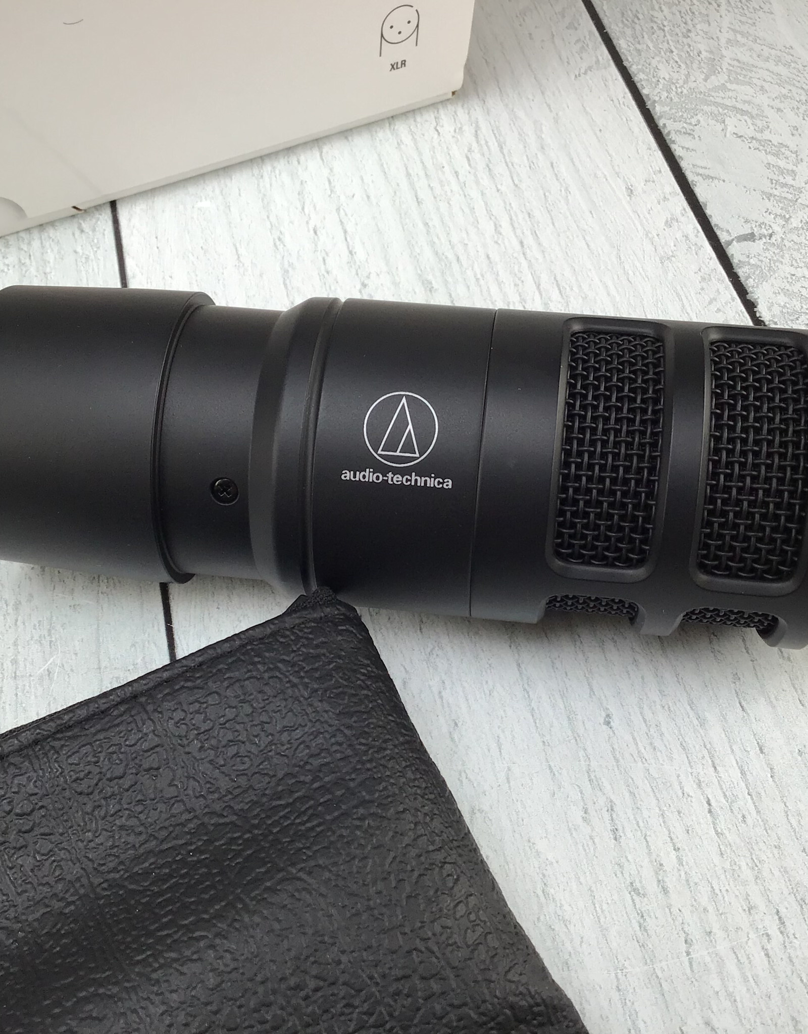audio-technica Audio-Technica AT2040 Microphone No Stand Mount Box Used EX
