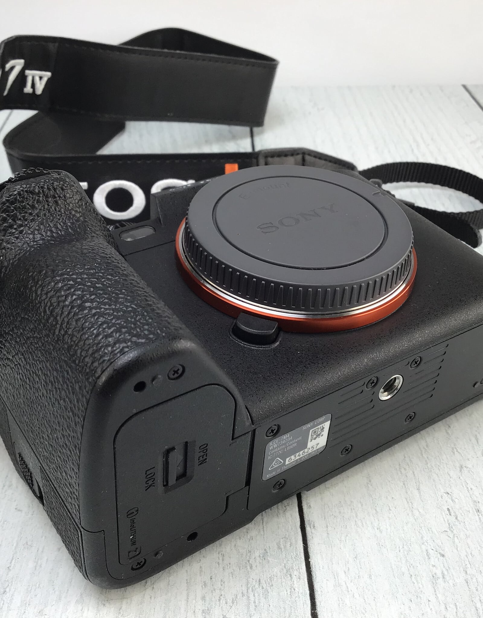 SONY Sony A7 IV Camera Kit w/ 28-70mm in Box Used EX