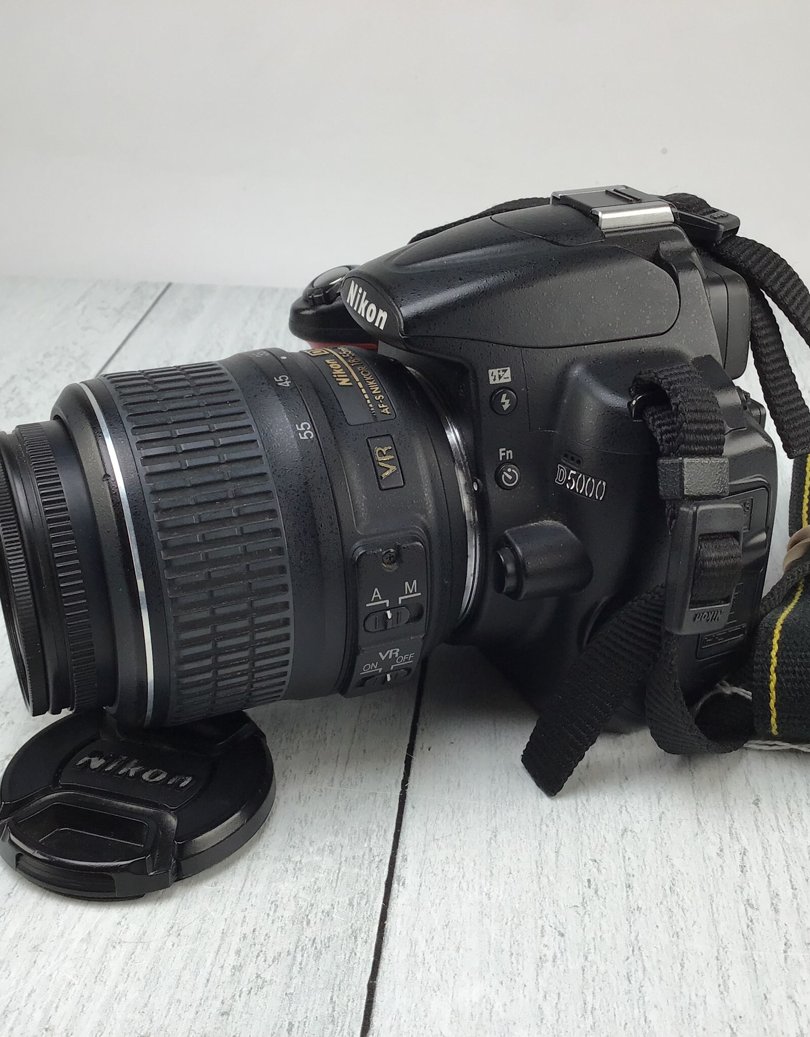 NIKON Nikon D5000 Camera w/ 18-55mm Used Fair