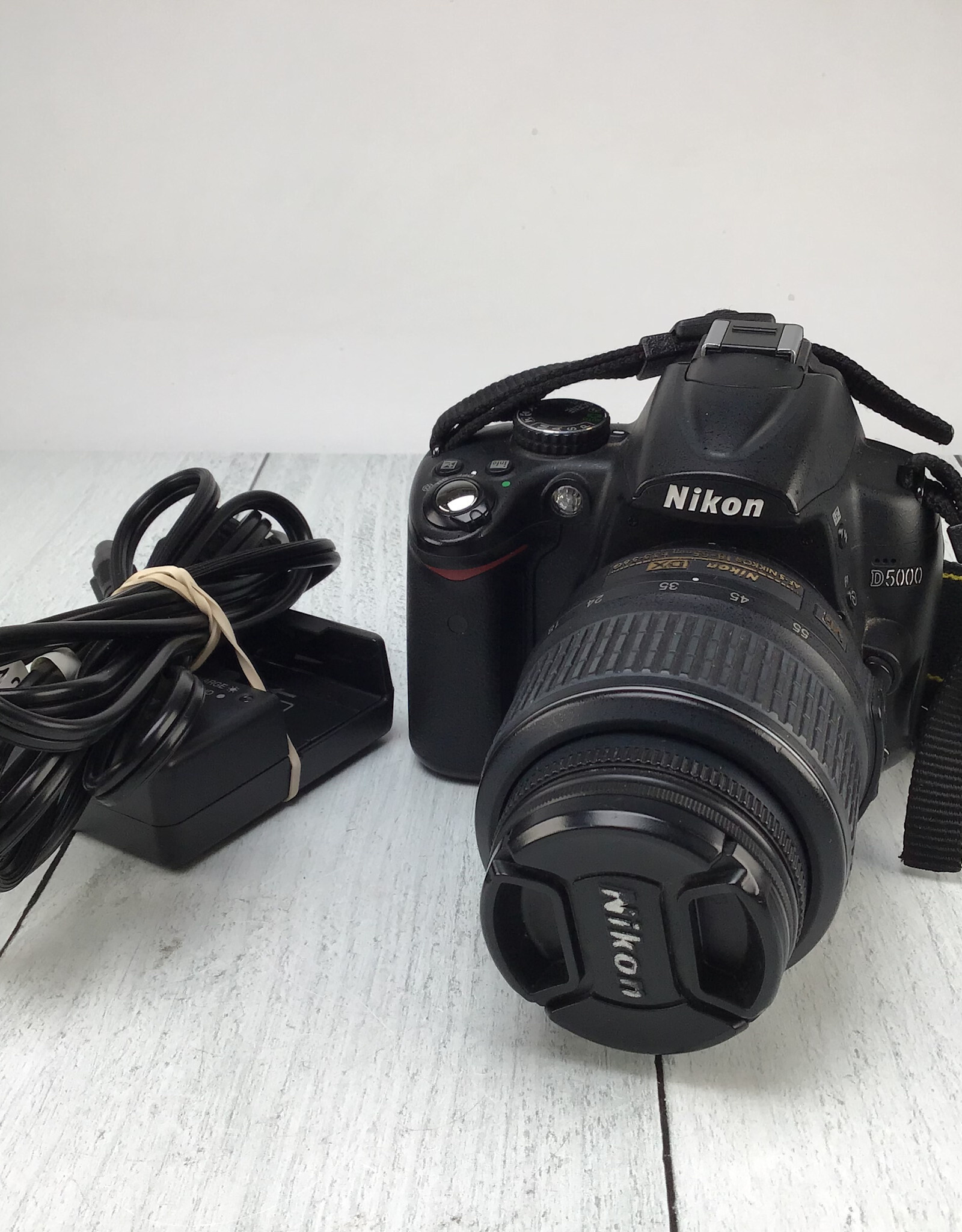 NIKON Nikon D5000 Camera w/ 18-55mm Used Fair
