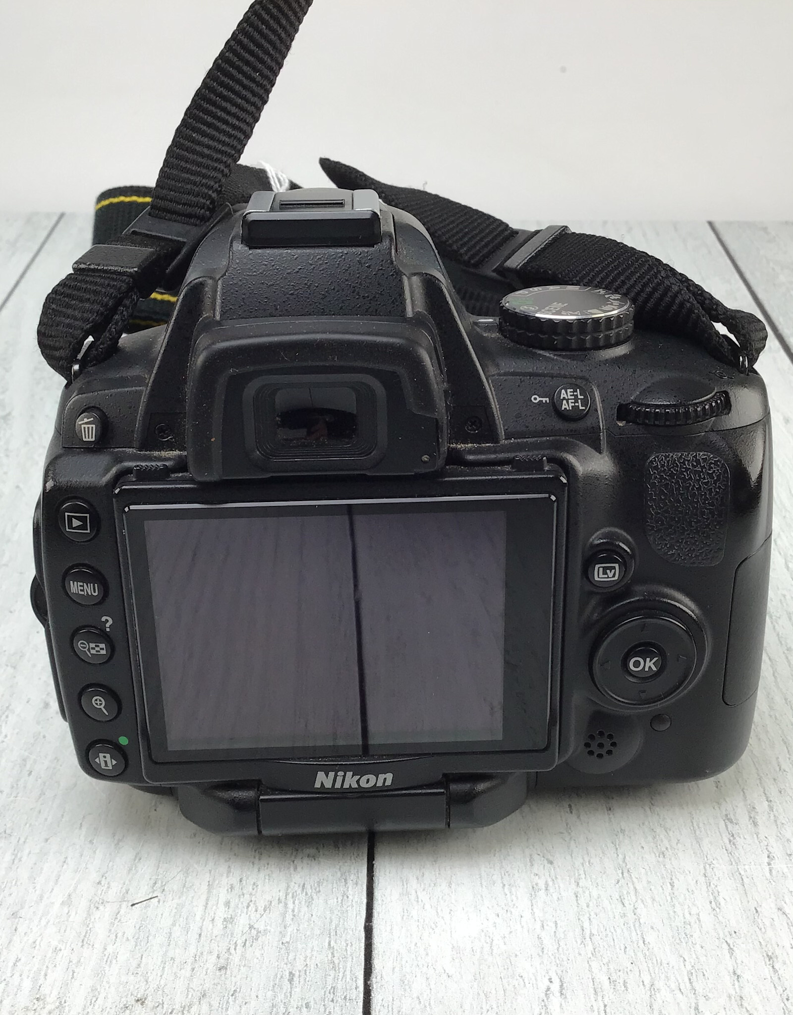 NIKON Nikon D5000 Camera w/ 18-55mm Used Fair