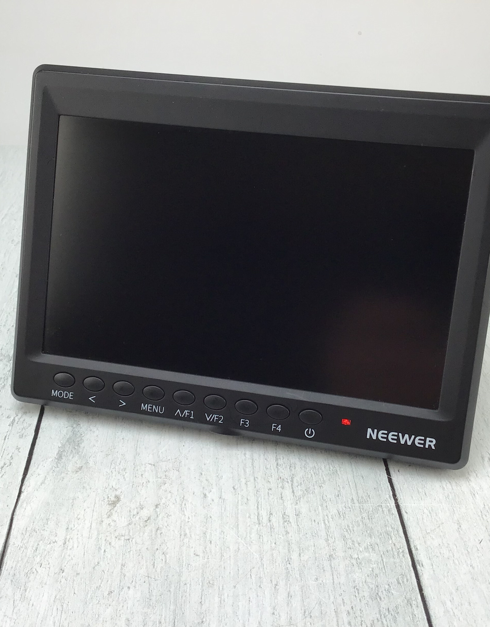 Neewer Neewer F100 5" Monitor w/ Battery Used Good