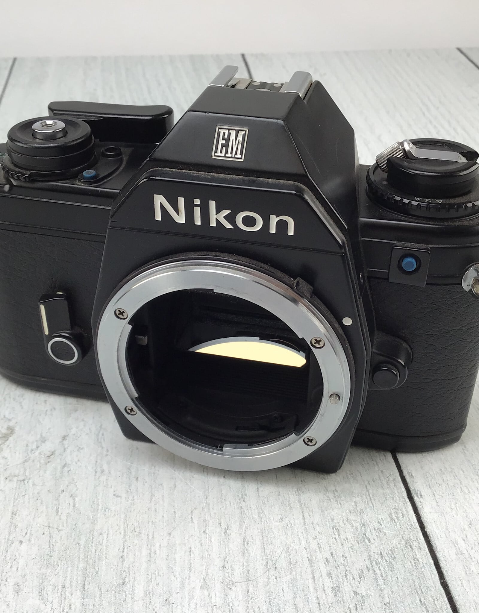 NIKON Nikon EM Body Only Missing battery door Used Camera "AS IS"