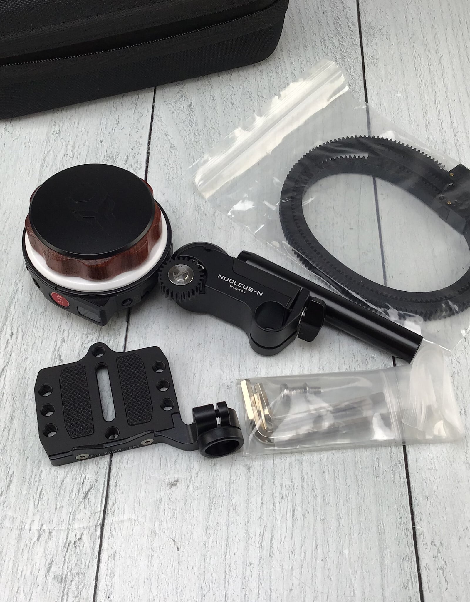 Tilta TILTA Nucleus-N Nano WLC-T04 Wireless Lens Control System Used Good