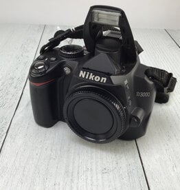 NIKON Nikon D3000 Camera Flash Wont Close Used As Is