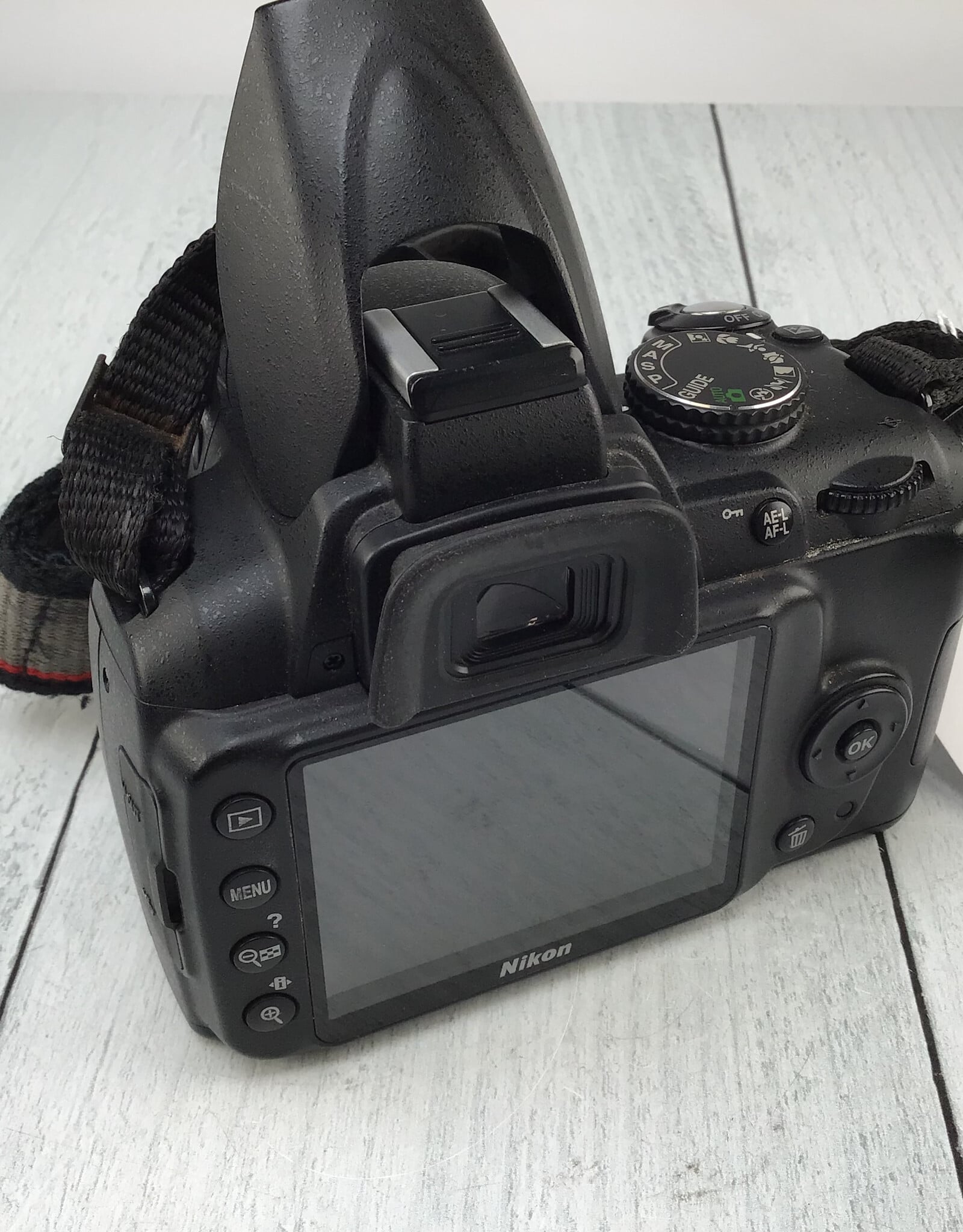 NIKON Nikon D3000 Camera Flash Wont Close Used As Is