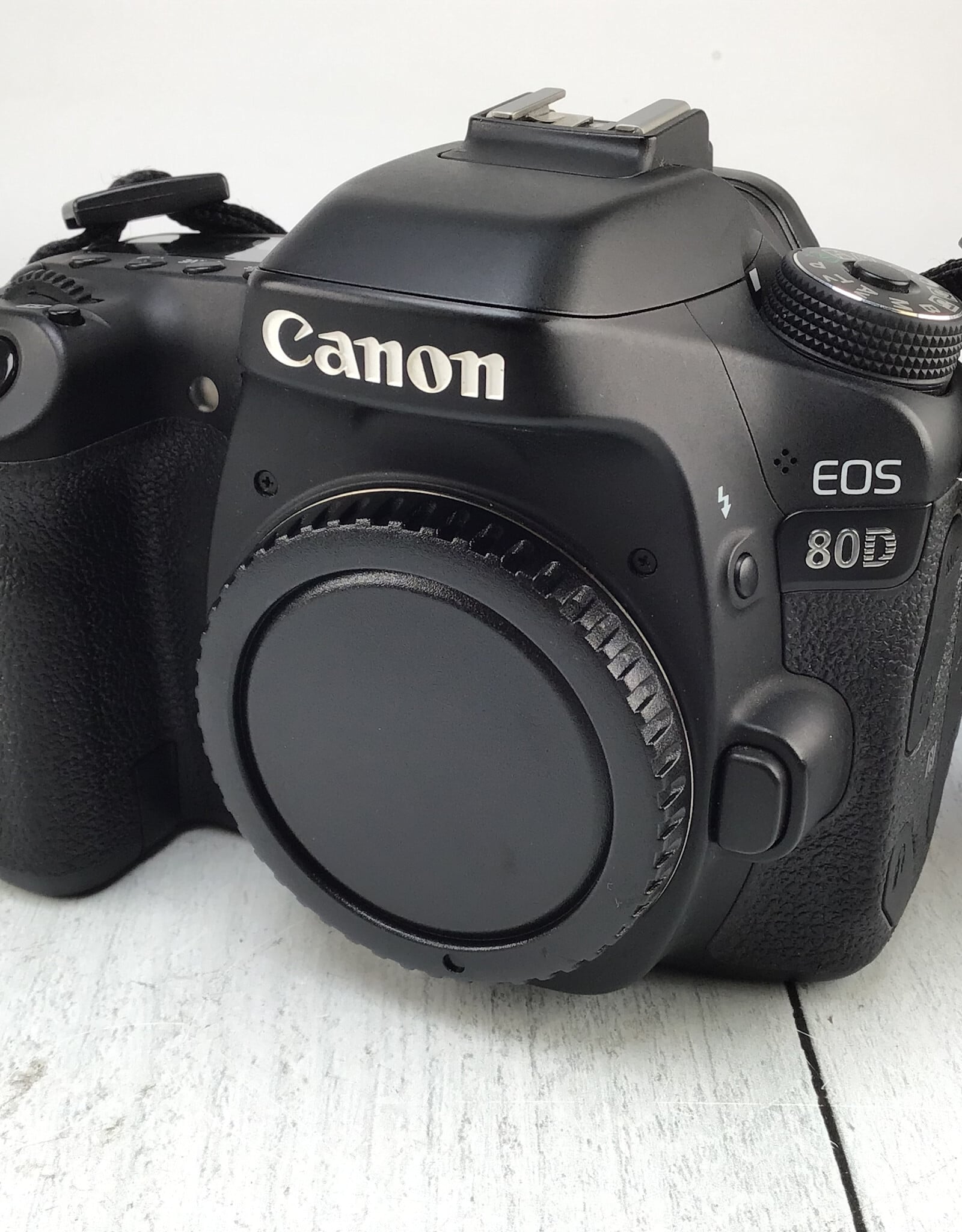 CANON Canon EOS 80D Camera Body No Charger Used Good