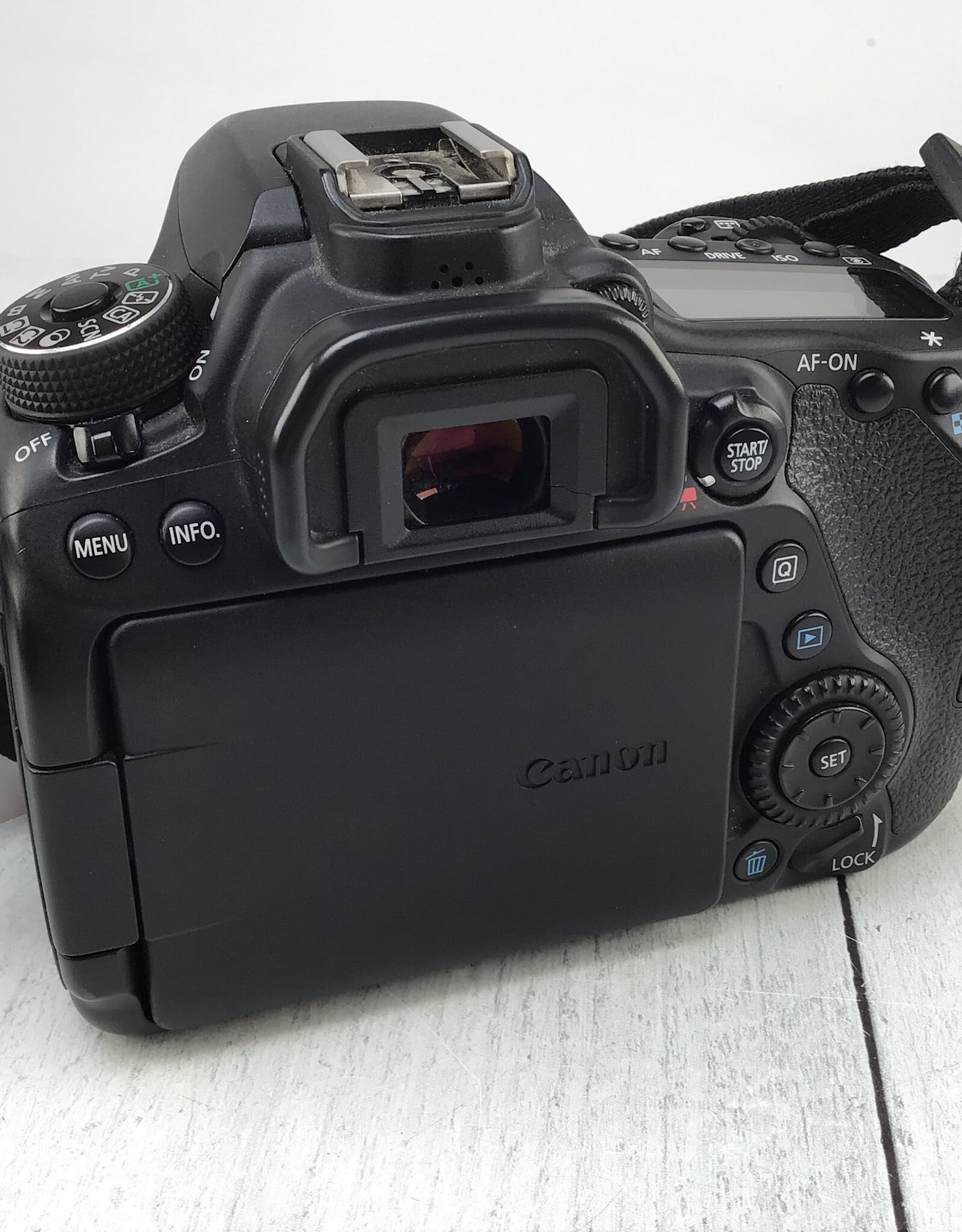 CANON Canon EOS 80D Camera Body No Charger Used Good