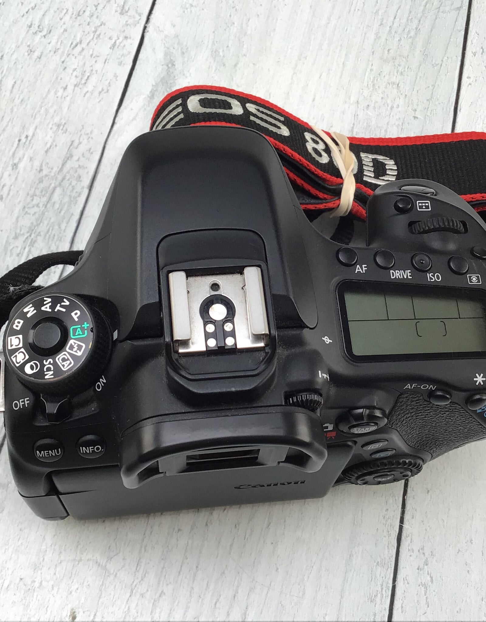 CANON Canon EOS 80D Camera Body No Charger Used Good
