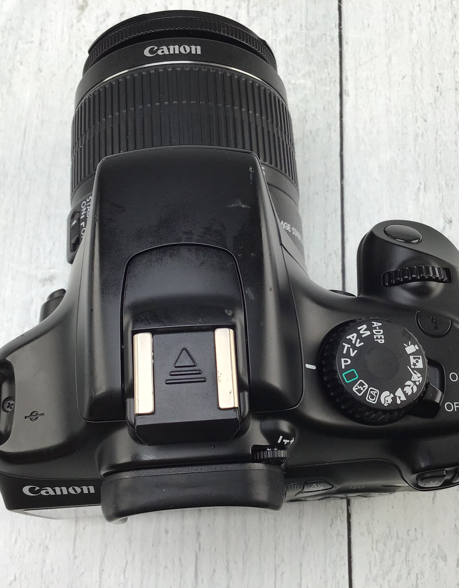 CANON Canon EOS Rebel T3 Camera w/ 18-55mm IS Used Good