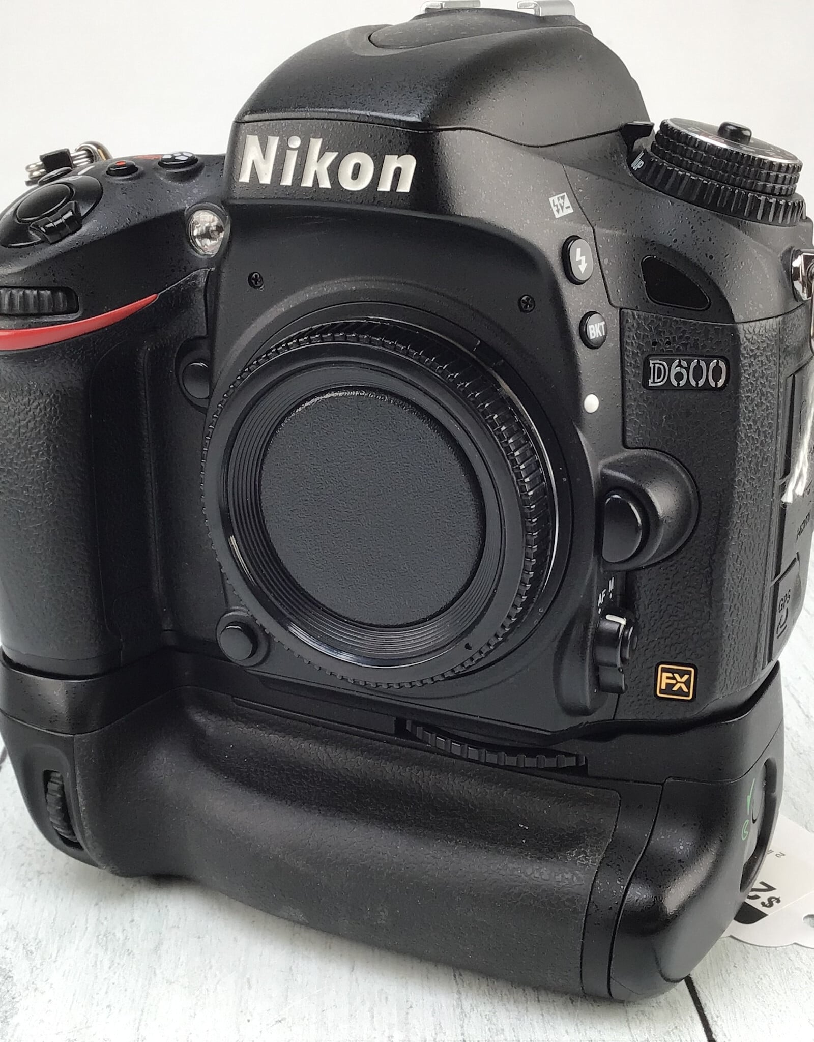 NIKON Nikon D600 Camera w/ MB-D14 Used Good