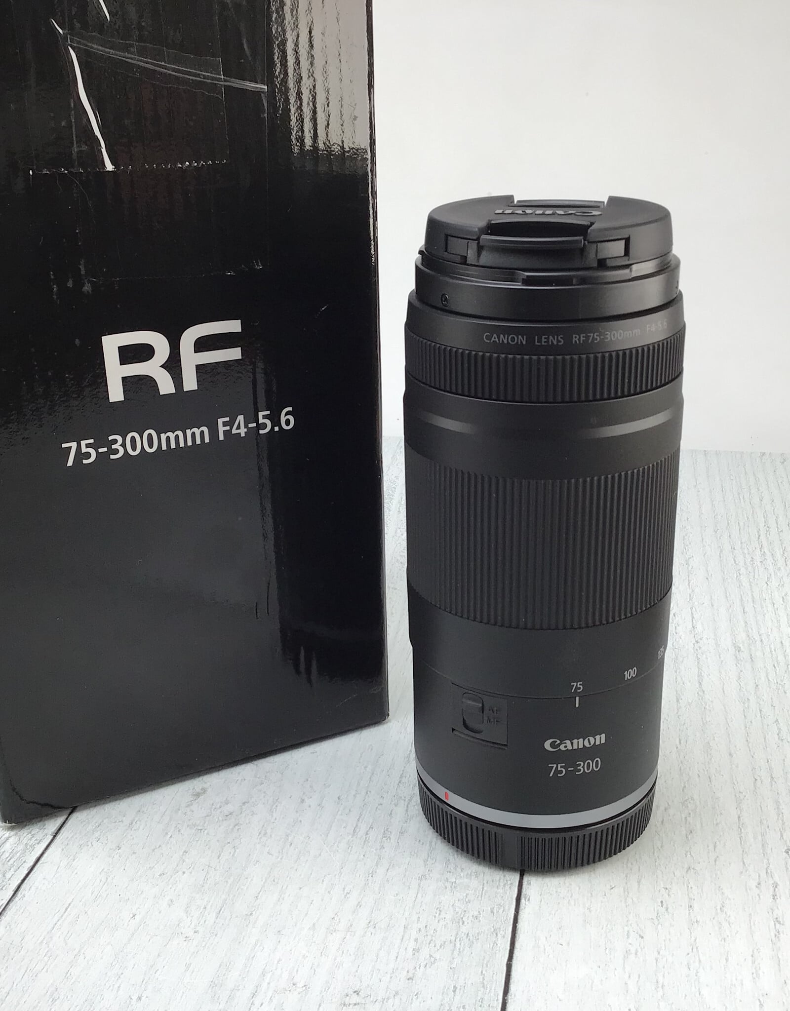 CANON Canon RF  75-300 f4-5.6 Lens in Box Used EX
