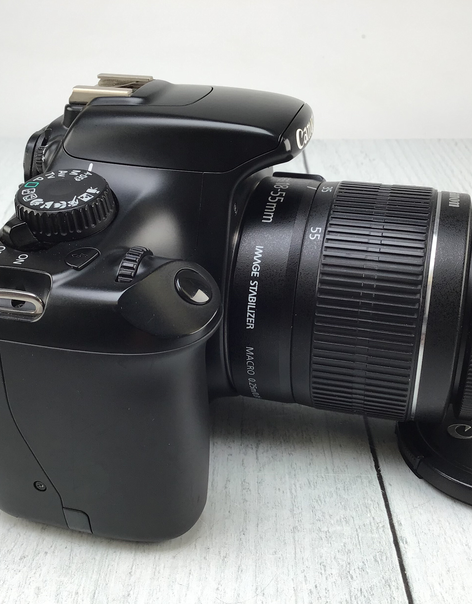 CANON Canon EOS Rebel T3 Camera w/ 18-55mm IS No Charger Used Good