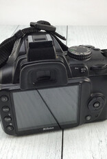 CANON Nikon D3000 Camera w/ 18-55mm VR Used Good