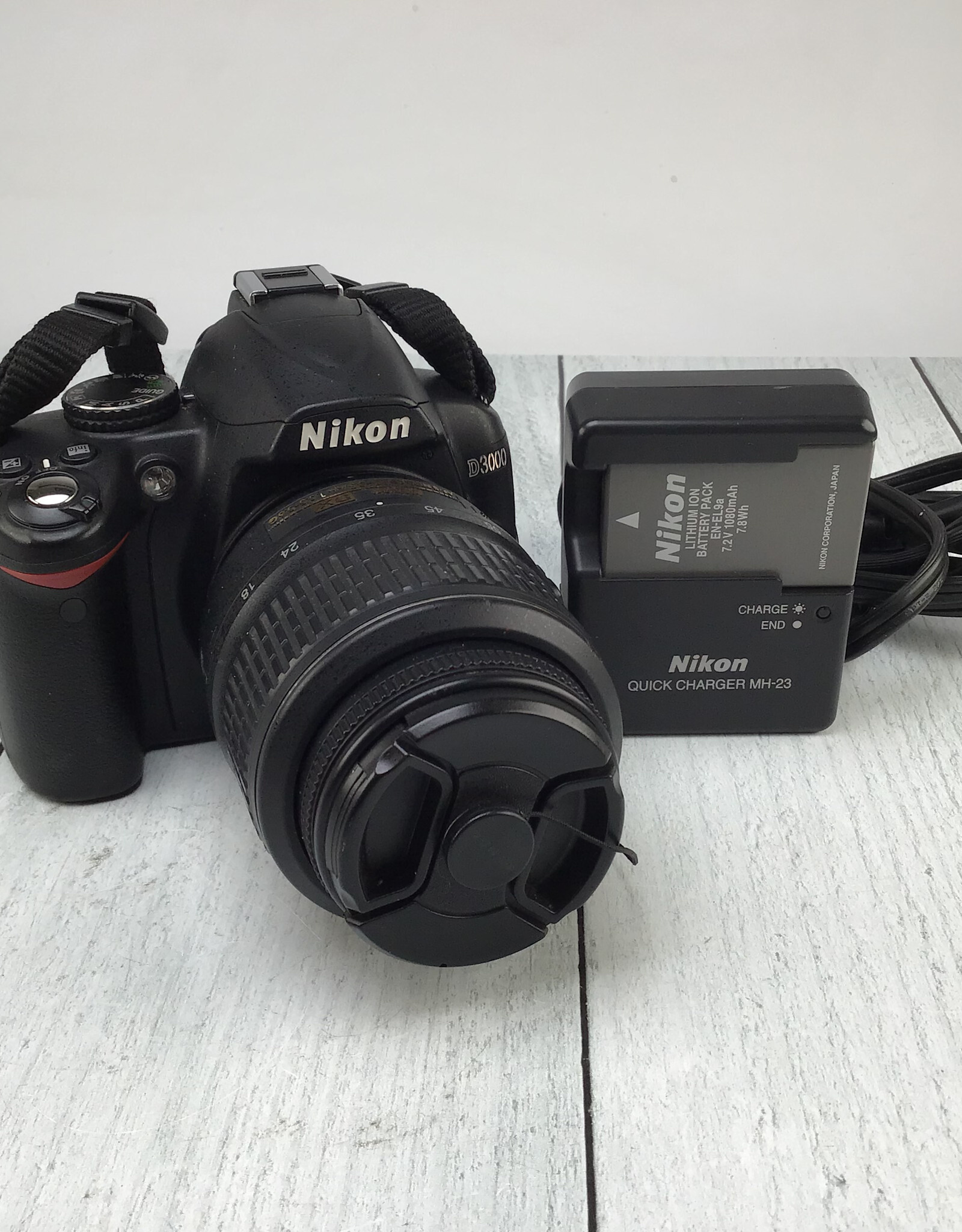 CANON Nikon D3000 Camera w/ 18-55mm VR Used Good