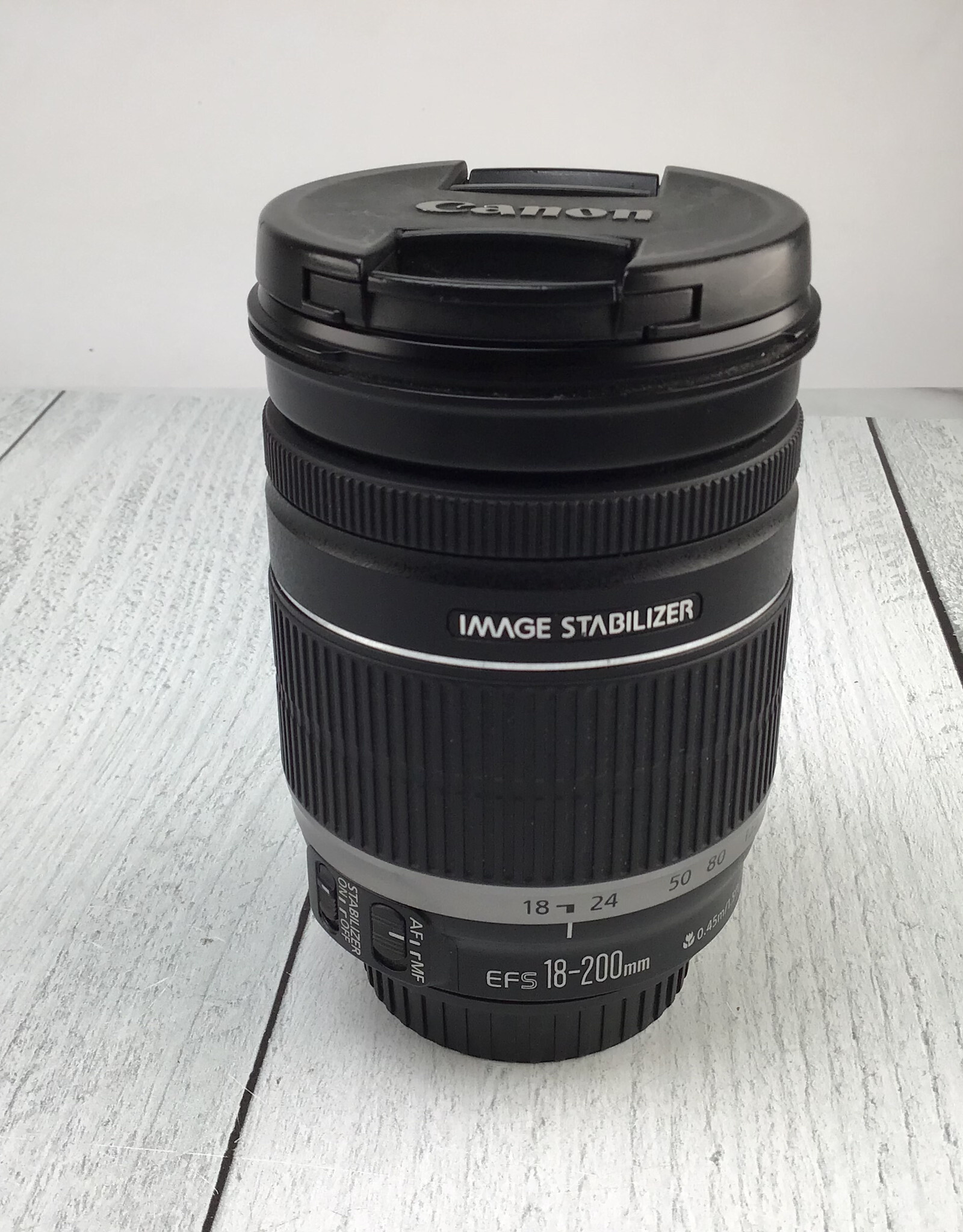 CANON Canon EF-S 18-200mm 18-200mm f3.5-5.6 IS Lens Used Good