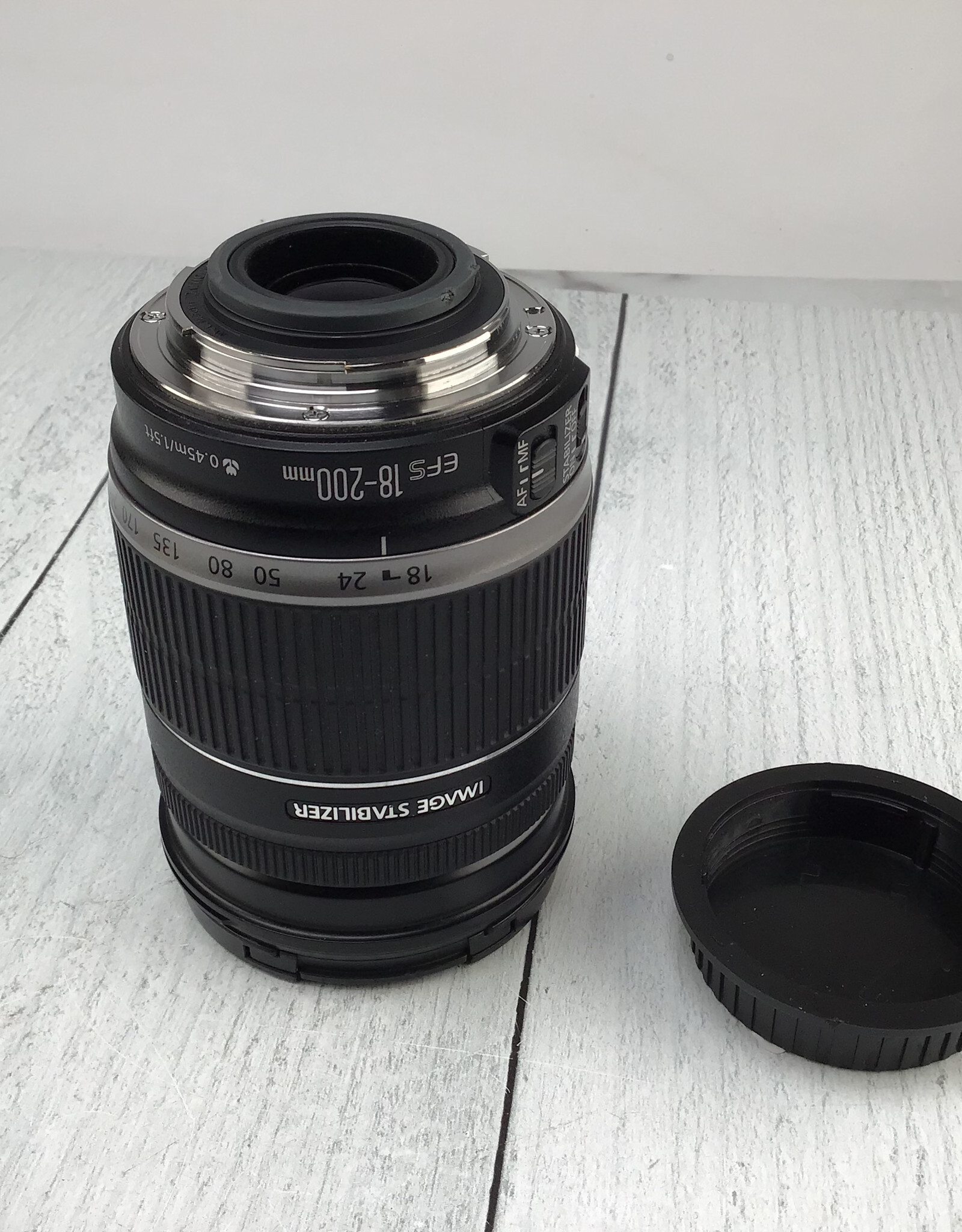 CANON Canon EF-S 18-200mm 18-200mm f3.5-5.6 IS Lens Used Good